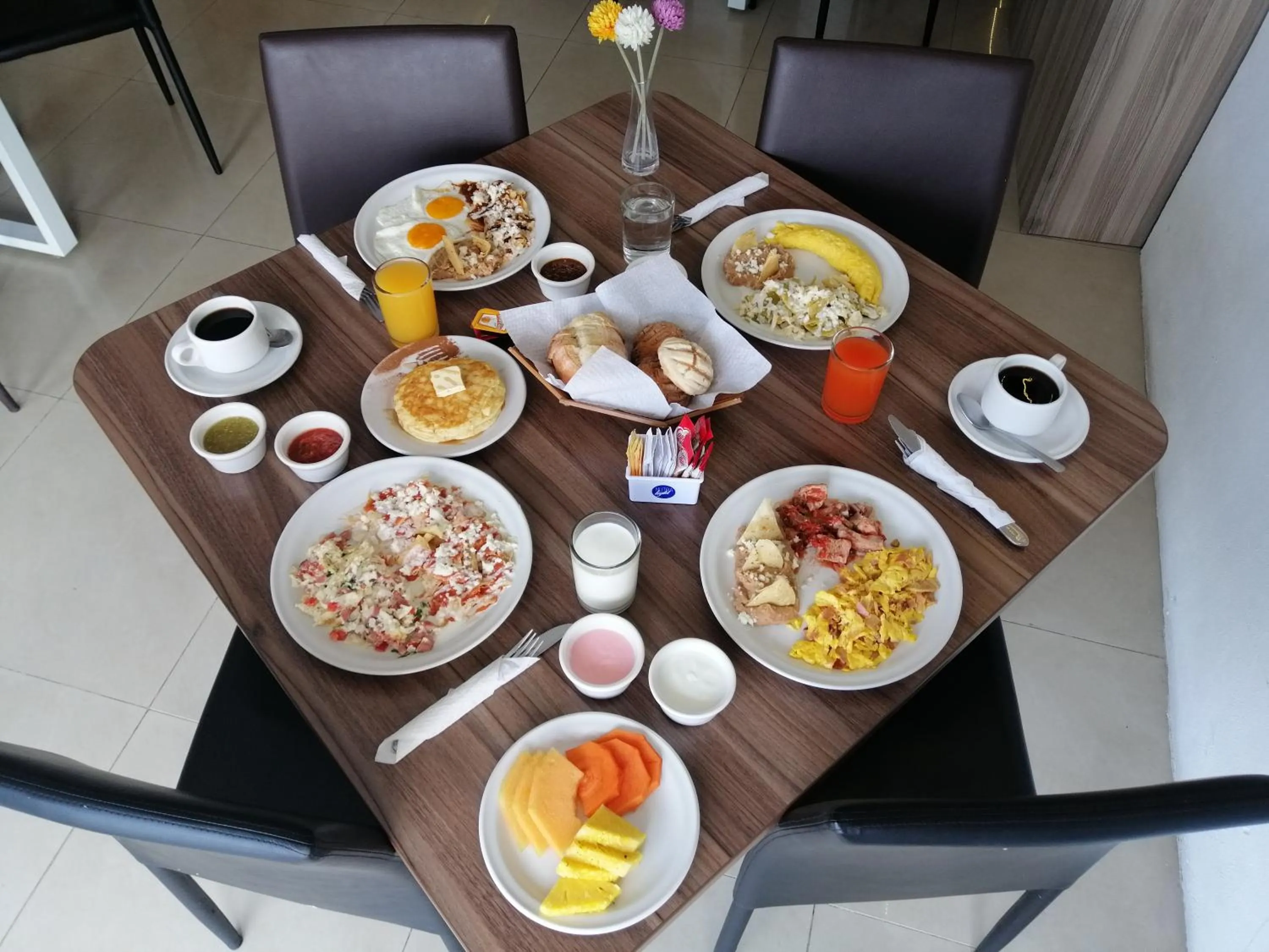 Breakfast in Hotel Campestre Inn