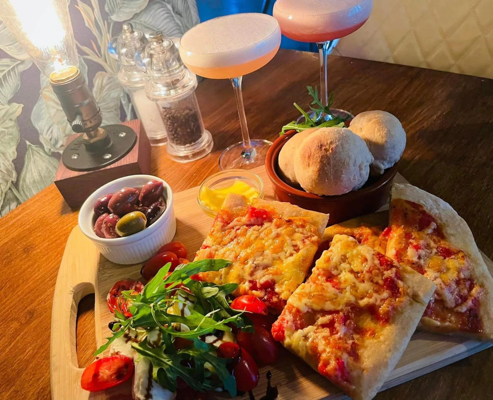 Food and drinks in The Old Registry guest house