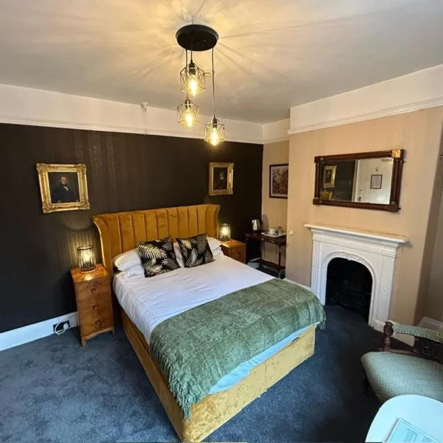 Bed in The Old Registry guest house