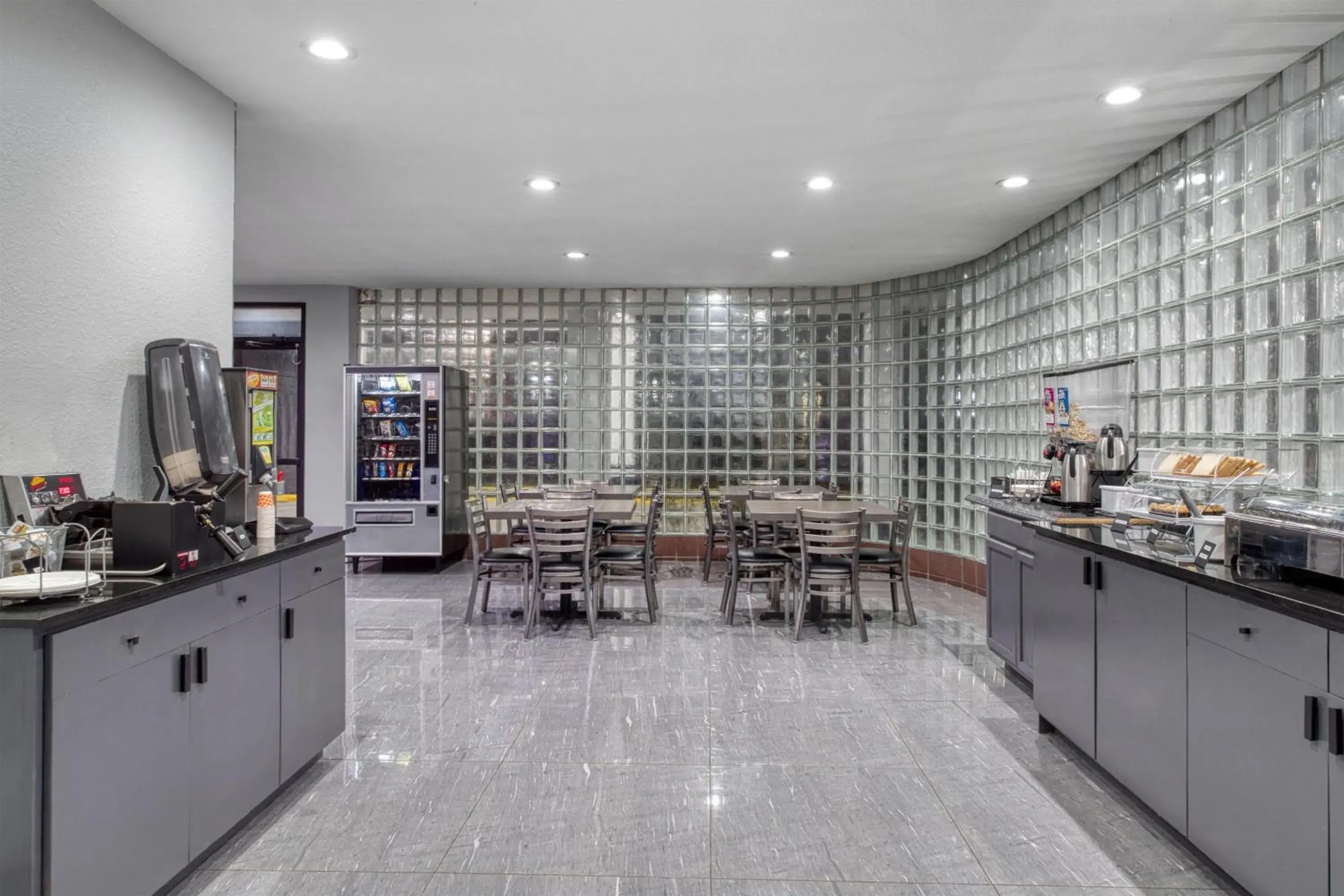 Restaurant/places to eat in SureStay Hotel by Best Western Spring North Houston Restaurant/places to eat in SureStay Hotel by Best Western Spring North Houston