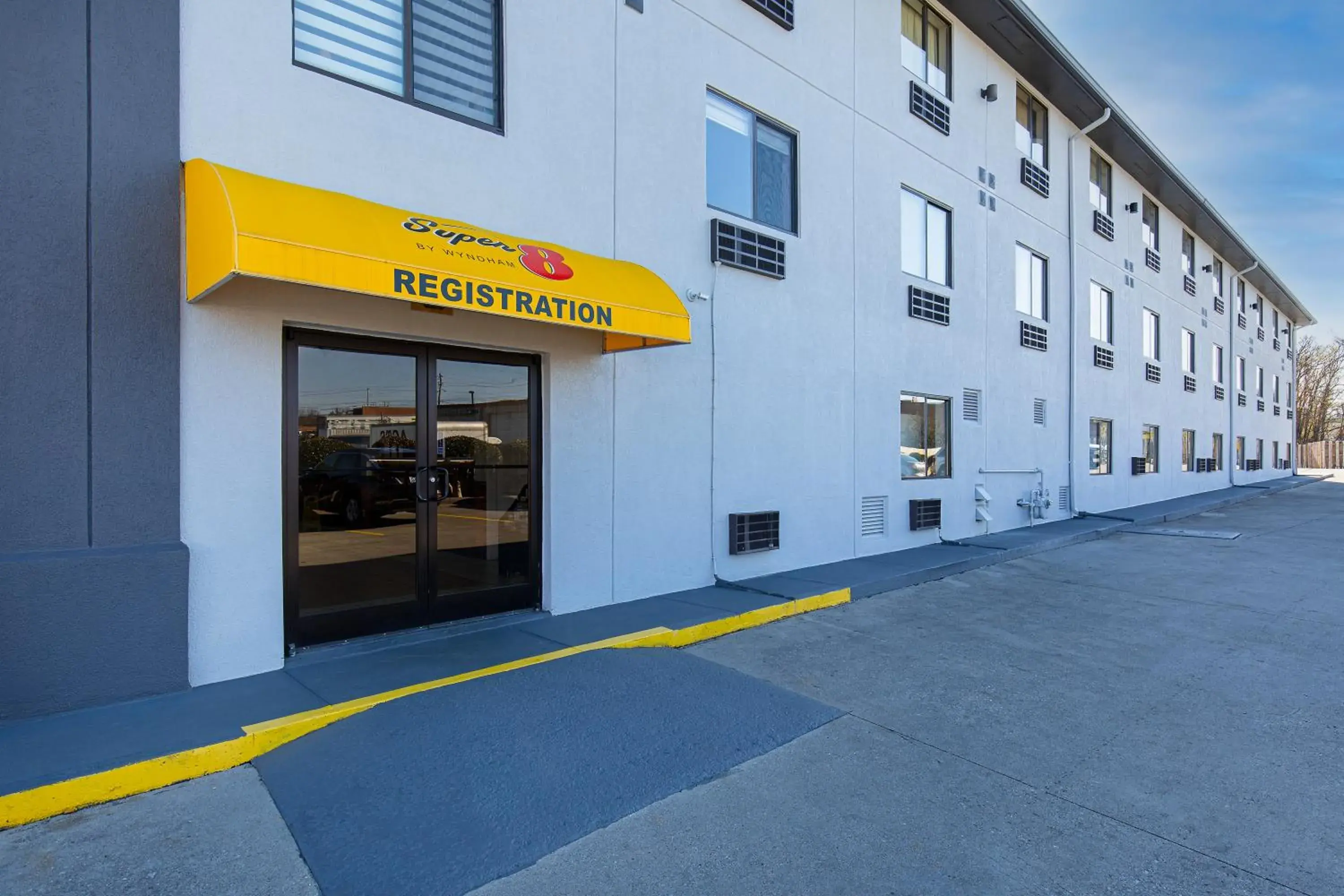 Property building in Super 8 by Wyndham Johnson City Property building in Super 8 by Wyndham Johnson City