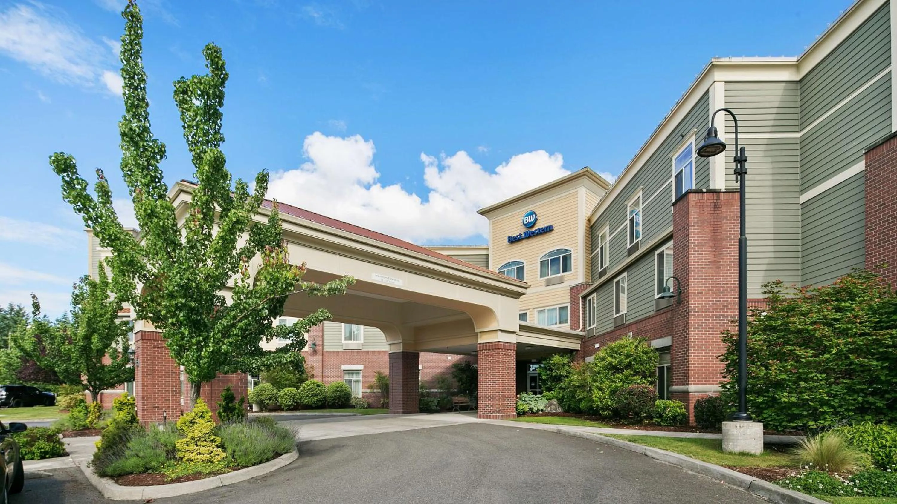 Property building in Best Western Liberty Inn DuPont JBLM