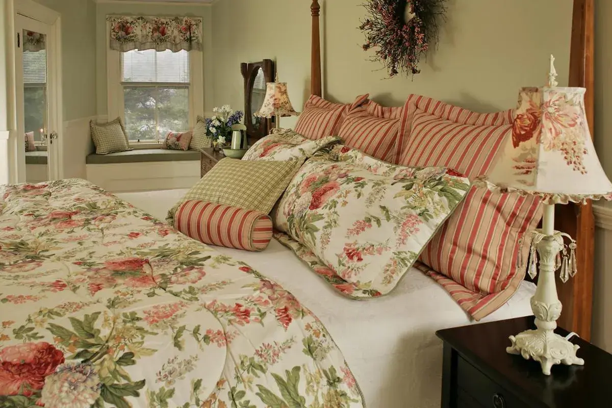 Bedroom, Bed in Inn at Jackson Bedroom, Bed in Inn at Jackson