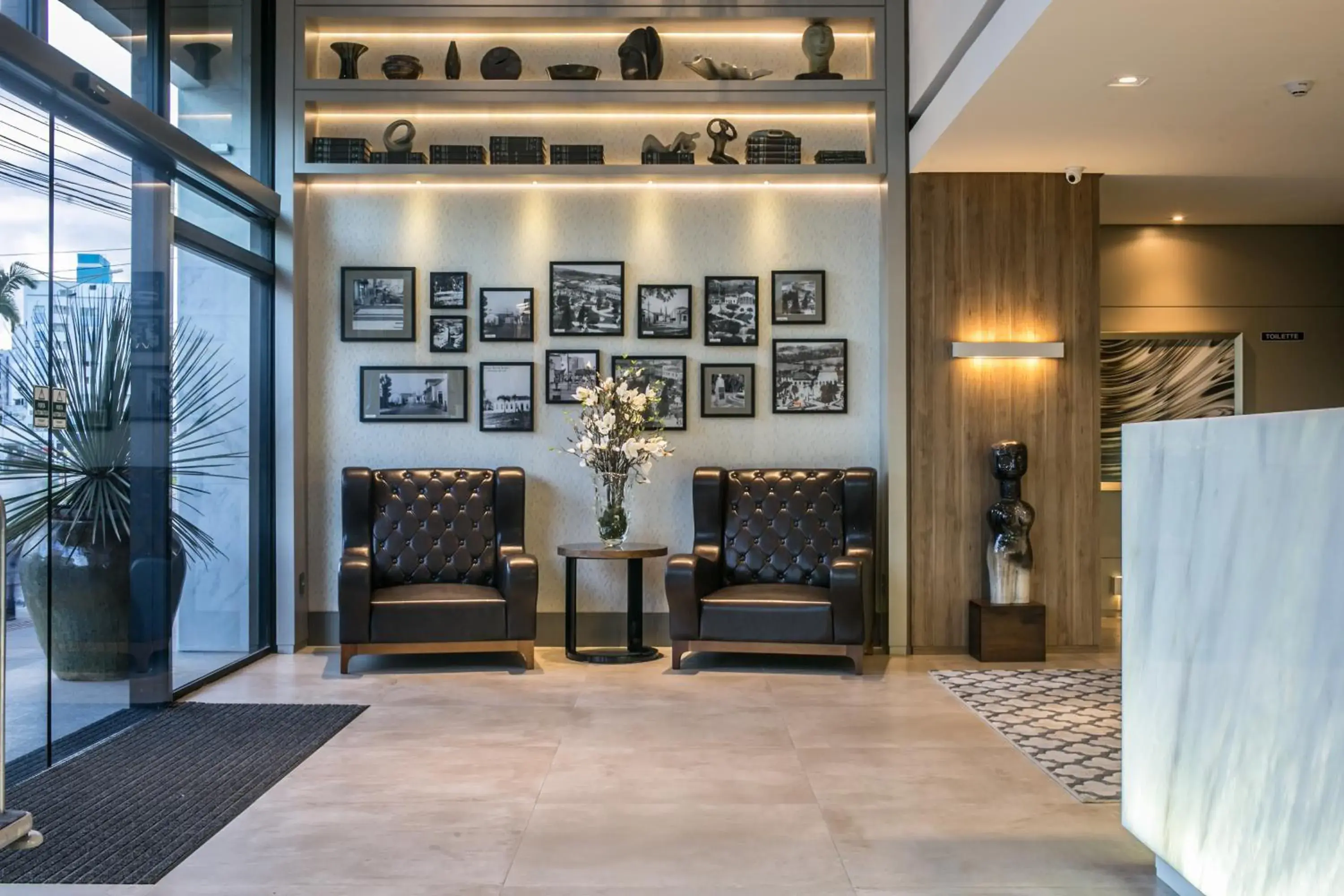 Lobby or reception in Tri Hotel Premium Criciúma Lobby or reception in Tri Hotel Premium Criciúma