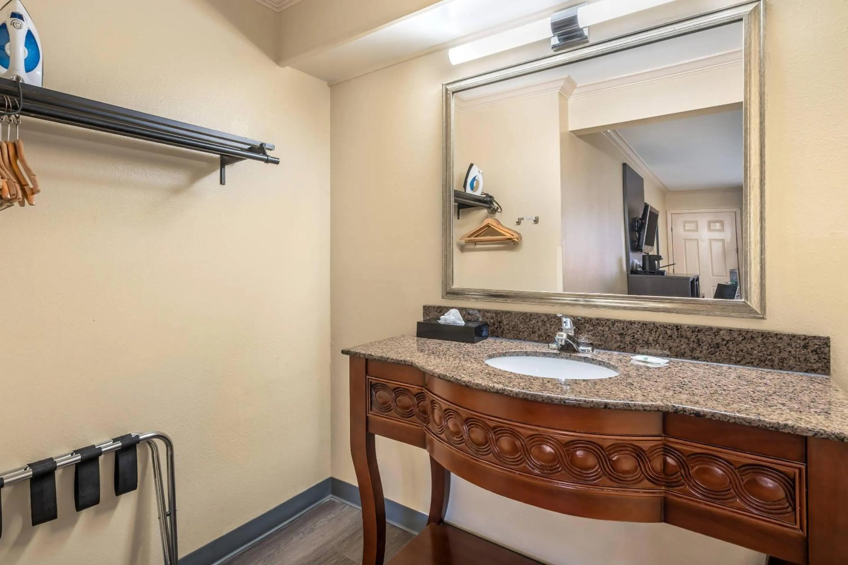 Bedroom in Quality Inn Klamath Falls - Crater Lake Gateway