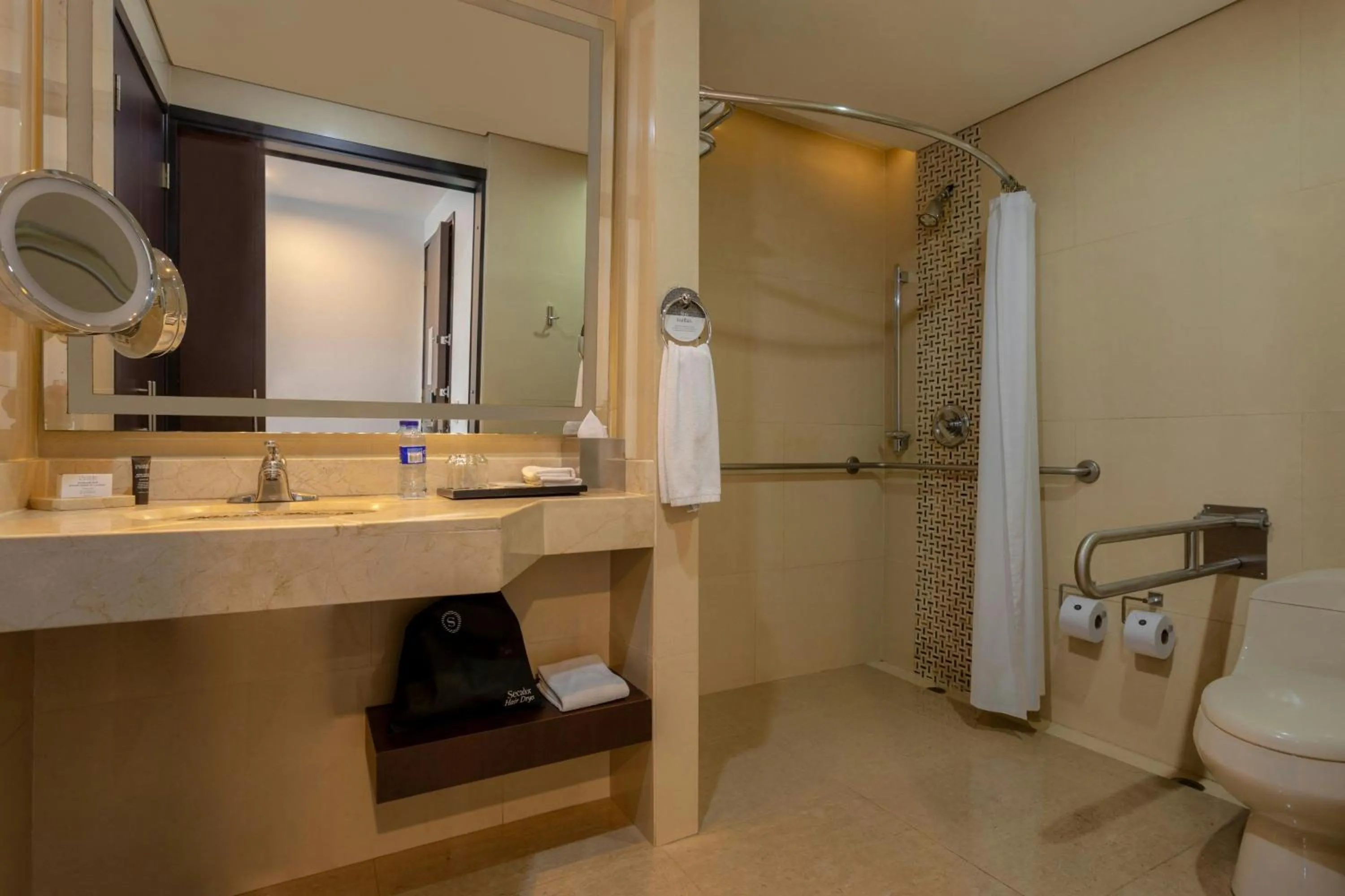 Photo of the whole room in Sheraton Bogotá Hotel