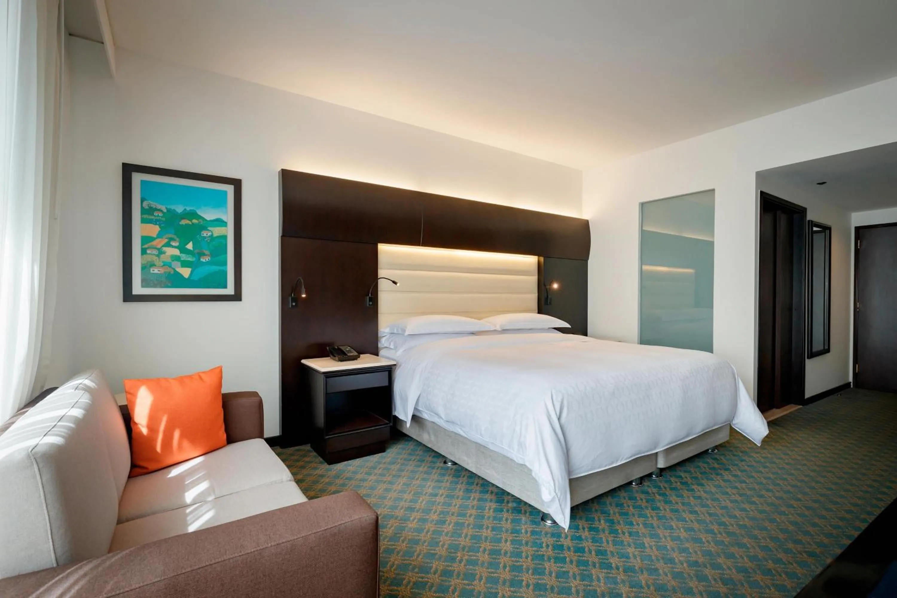 Photo of the whole room, Bed in Sheraton Bogotá Hotel