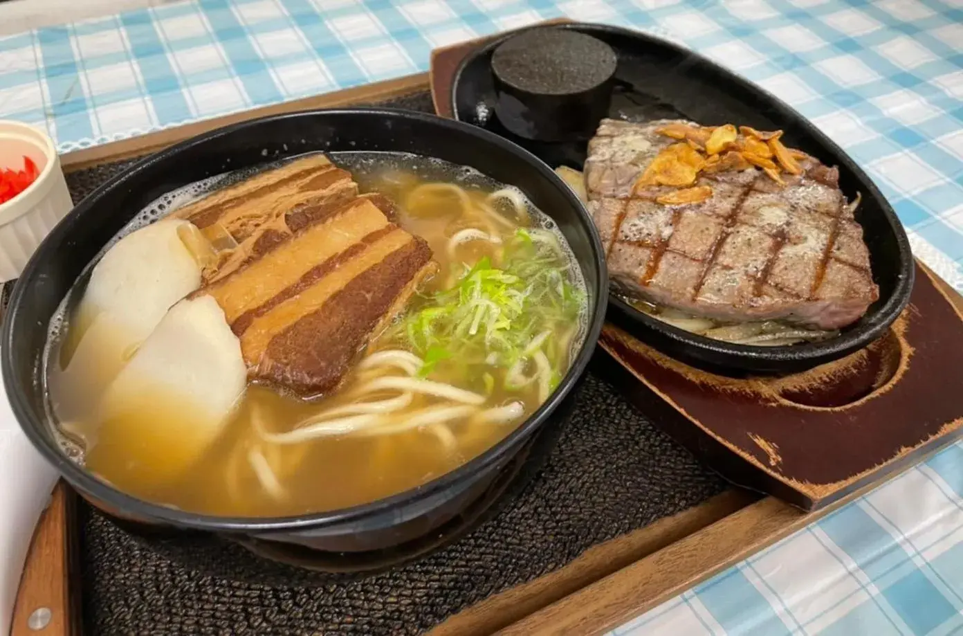 Restaurant/places to eat in Sunset Hills Inn Naha Restaurant/places to eat in Sunset Hills Inn Naha