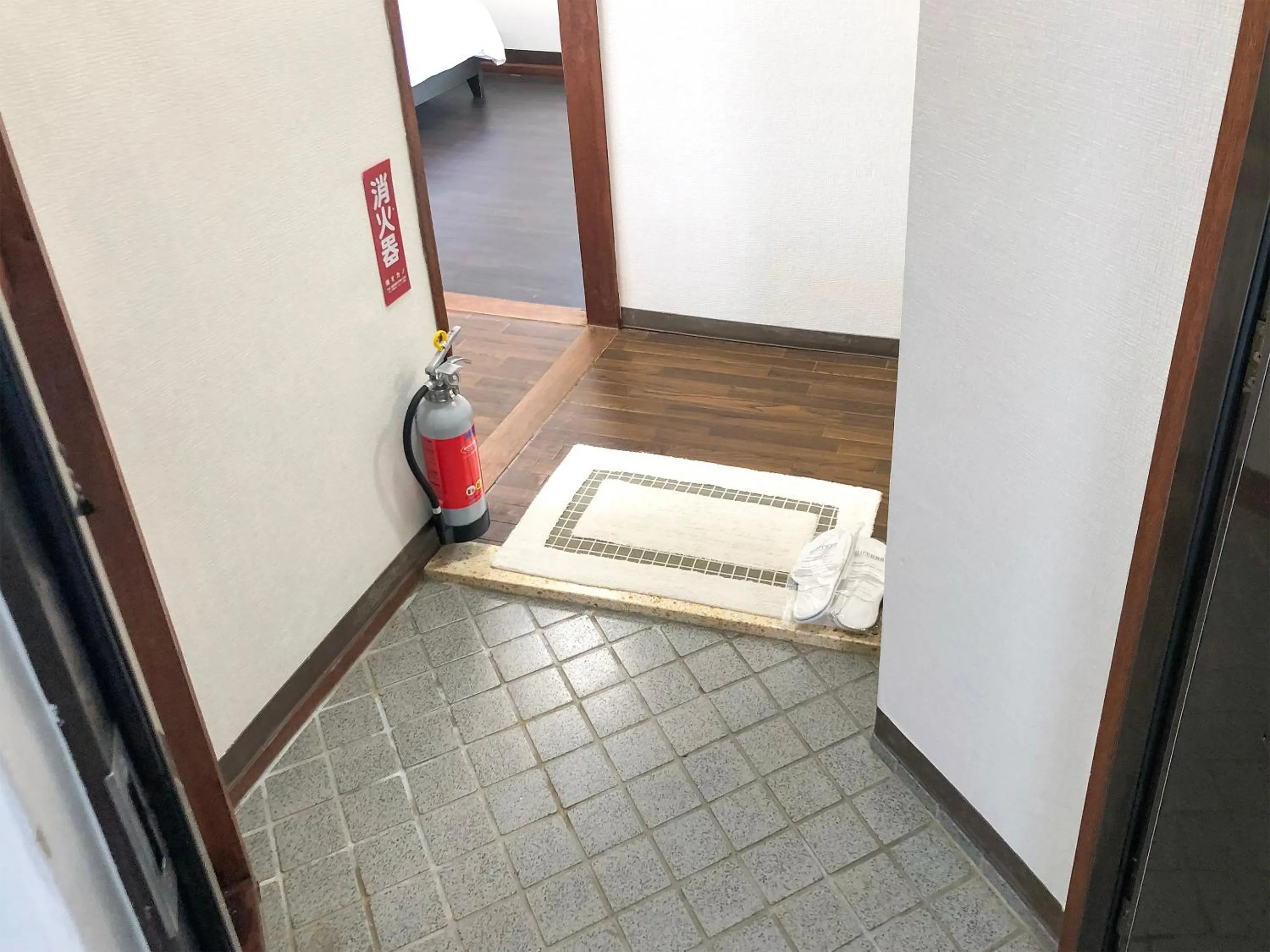 Photo of the whole room in Sunset Hills Inn Naha