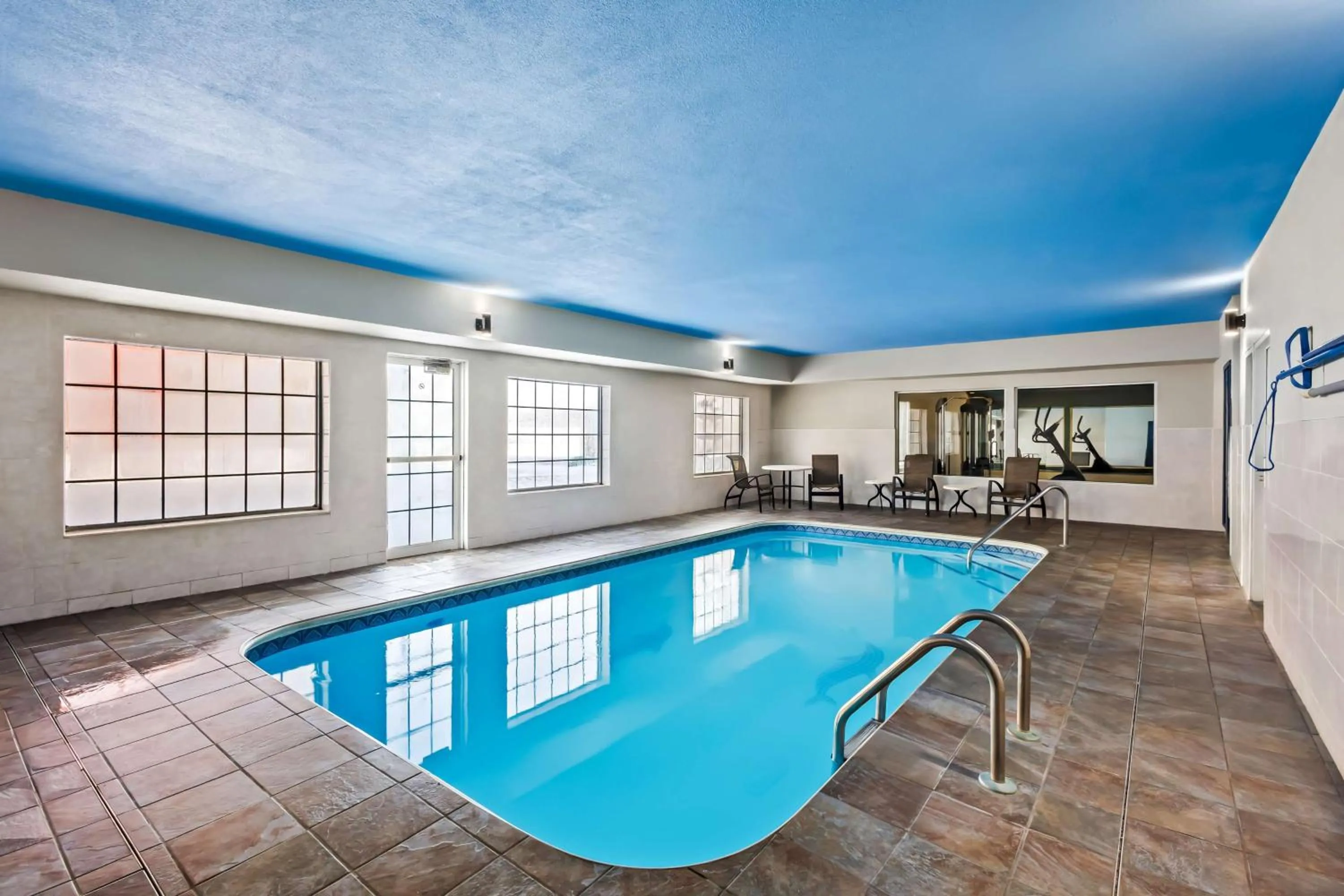 Pool view in Best Western Fort Wayne Inn & Suites North