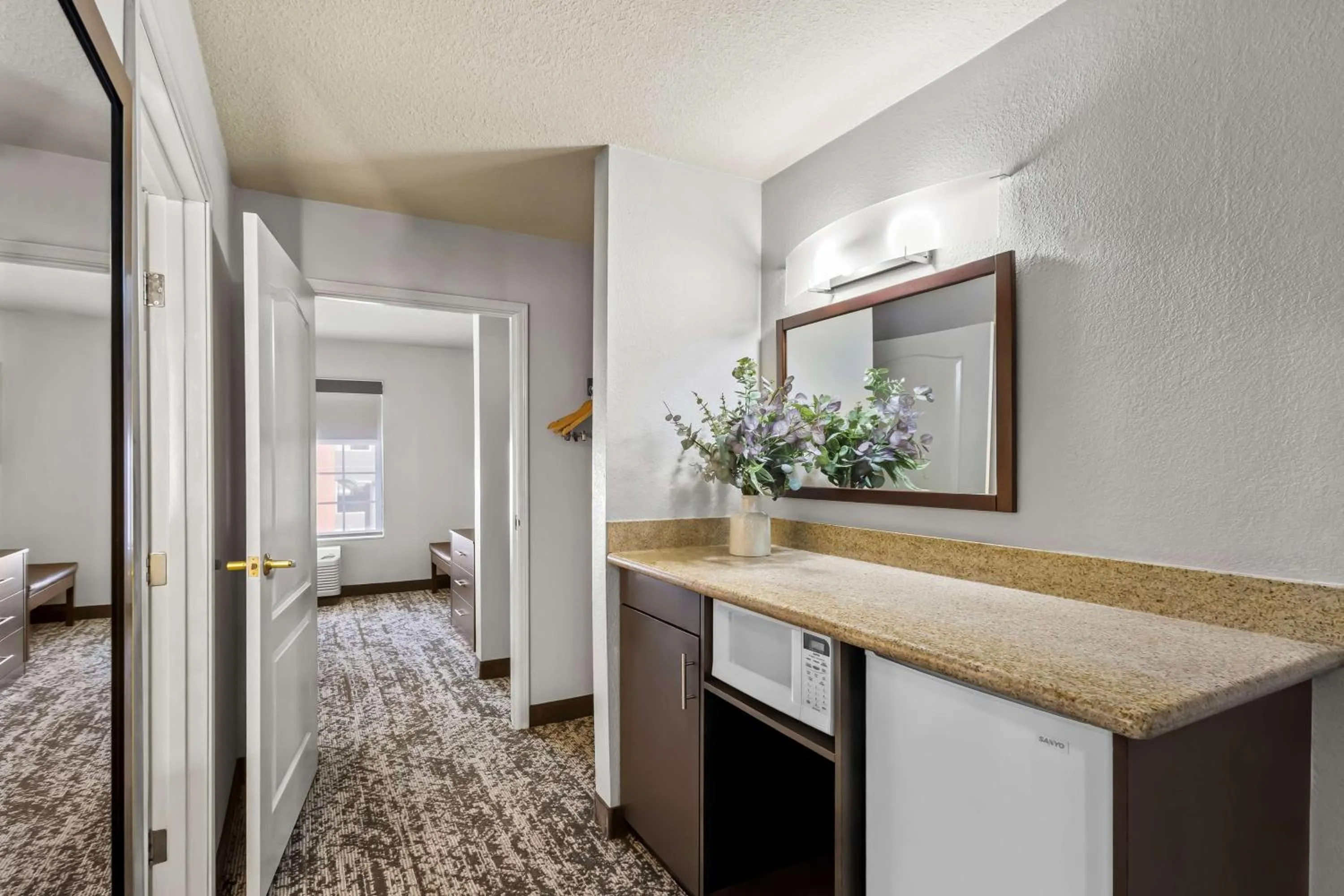 Bedroom in Best Western Fort Wayne Inn & Suites North