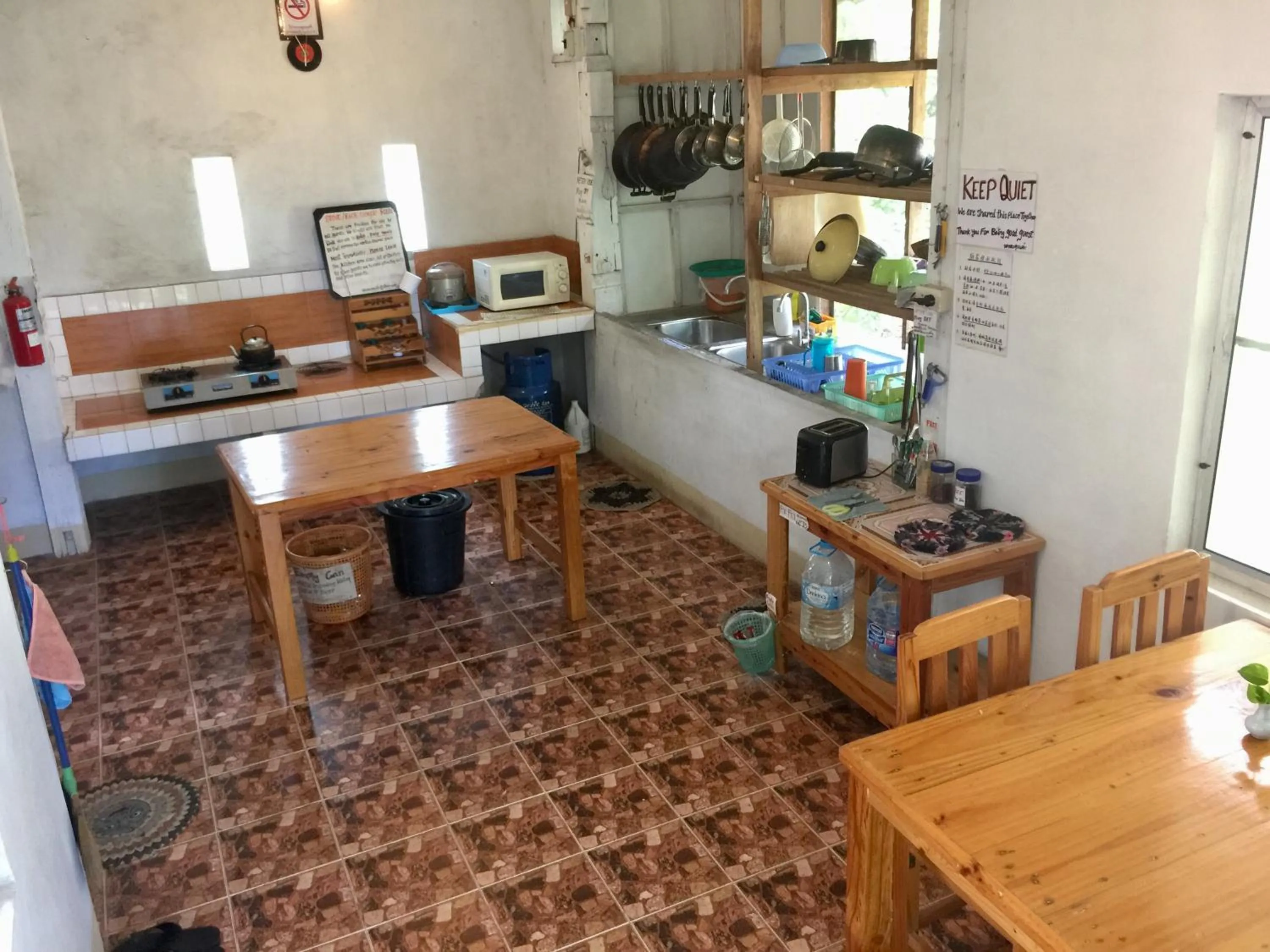 Communal kitchen in Bueng Pai Farm บึงปายฟาร์ม