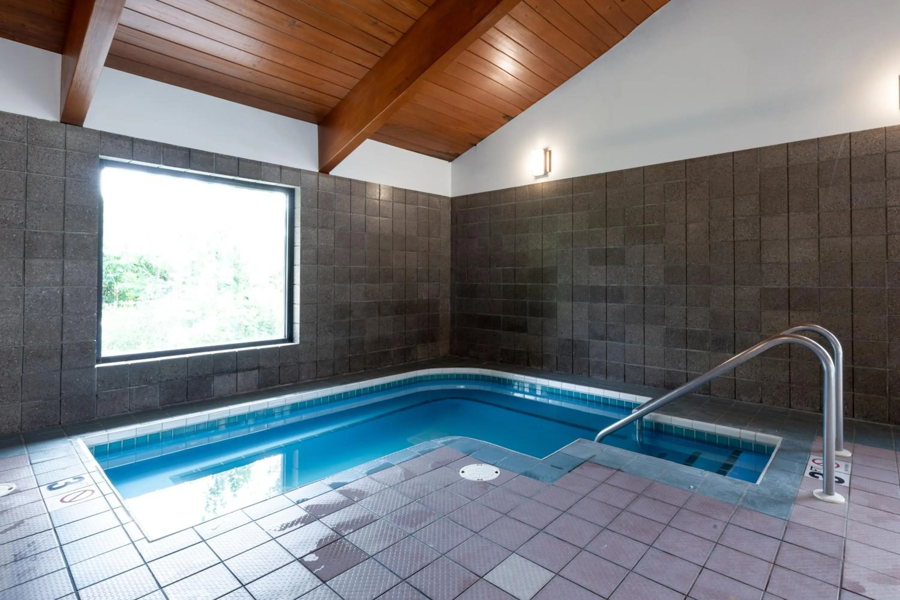 Hot Tub in AmericInn by Wyndham Sturgeon Bay