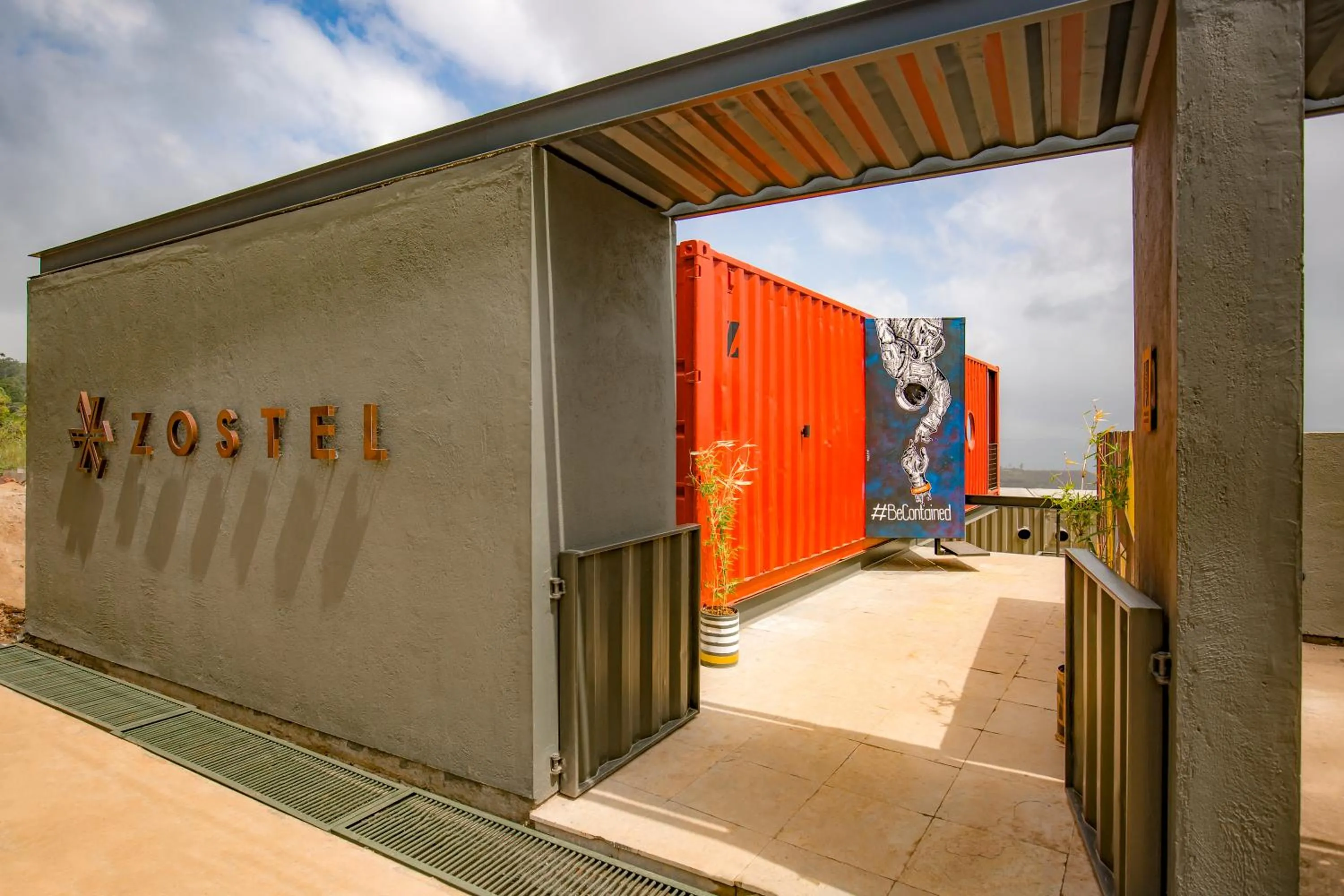 Facade/entrance in Zostel Plus Panchgani