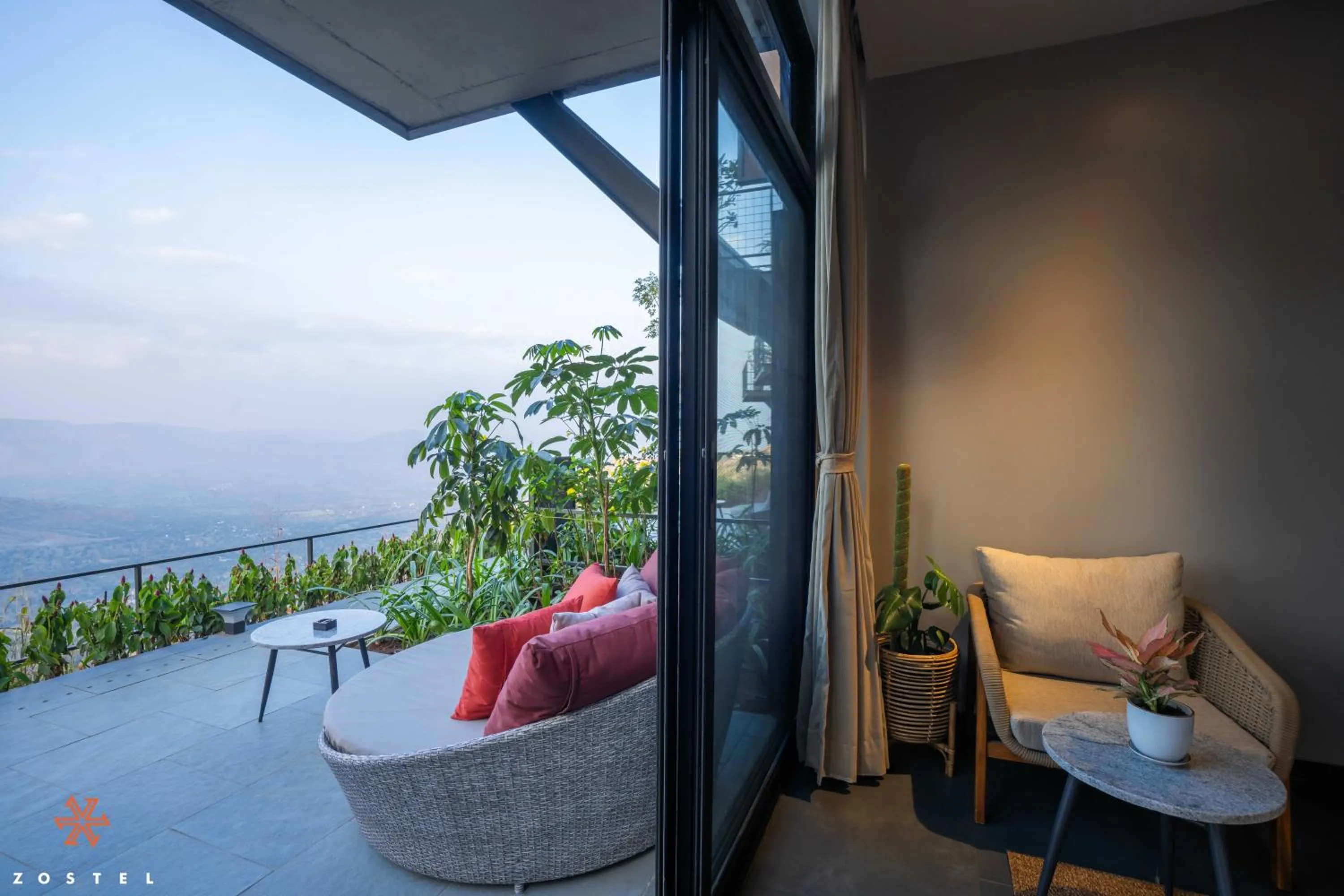 Balcony/Terrace in Zostel Plus Panchgani