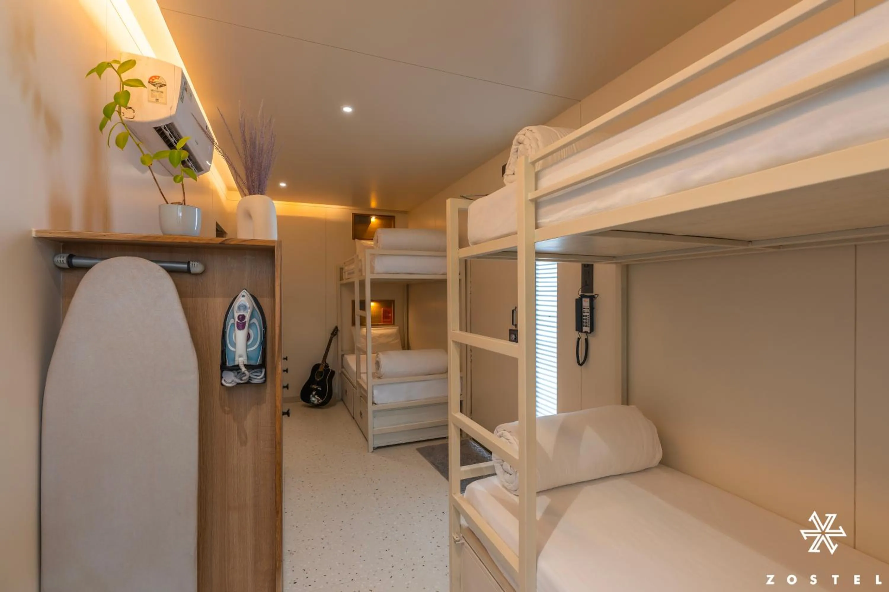 Bed in Zostel Plus Panchgani