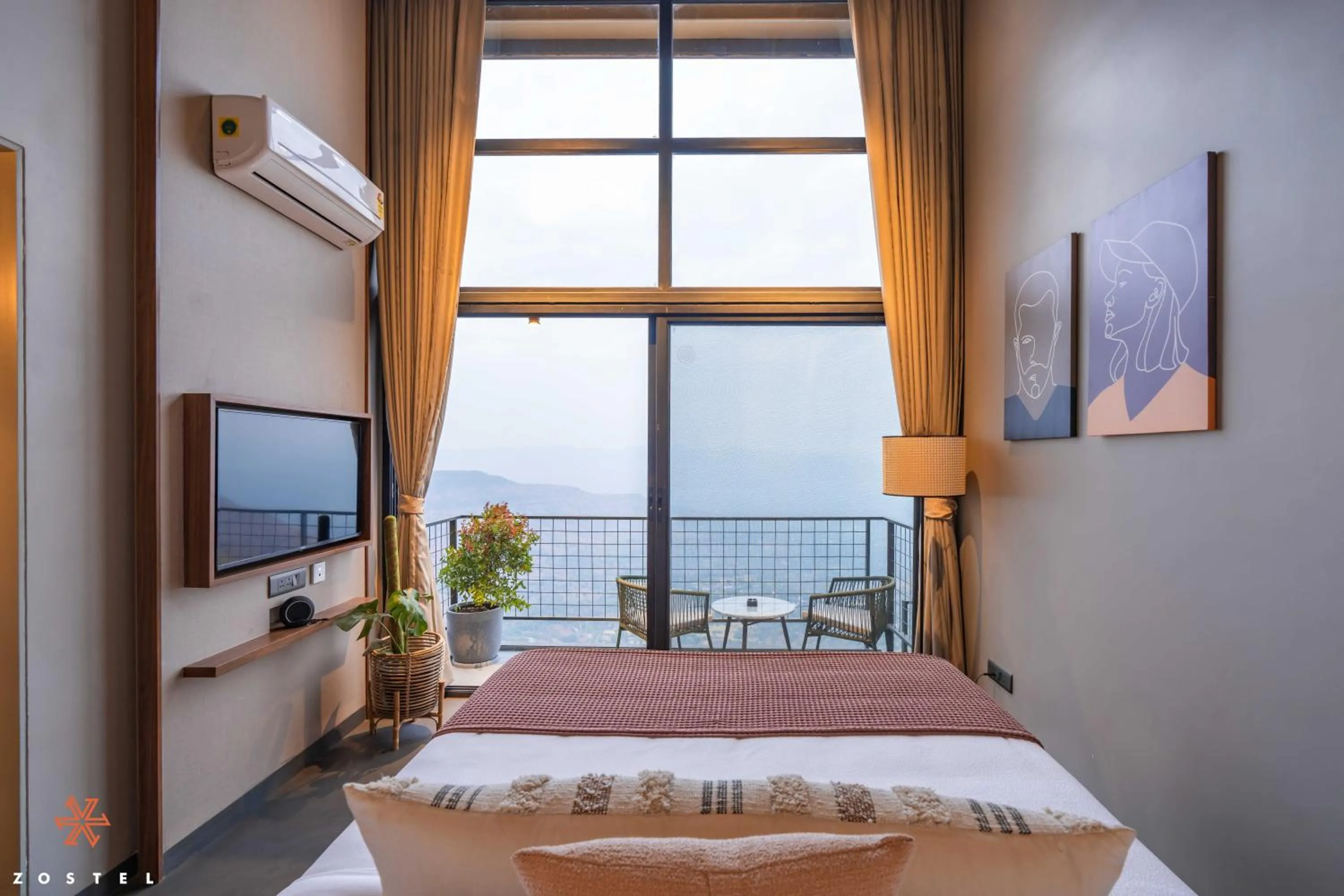 Bed in Zostel Plus Panchgani