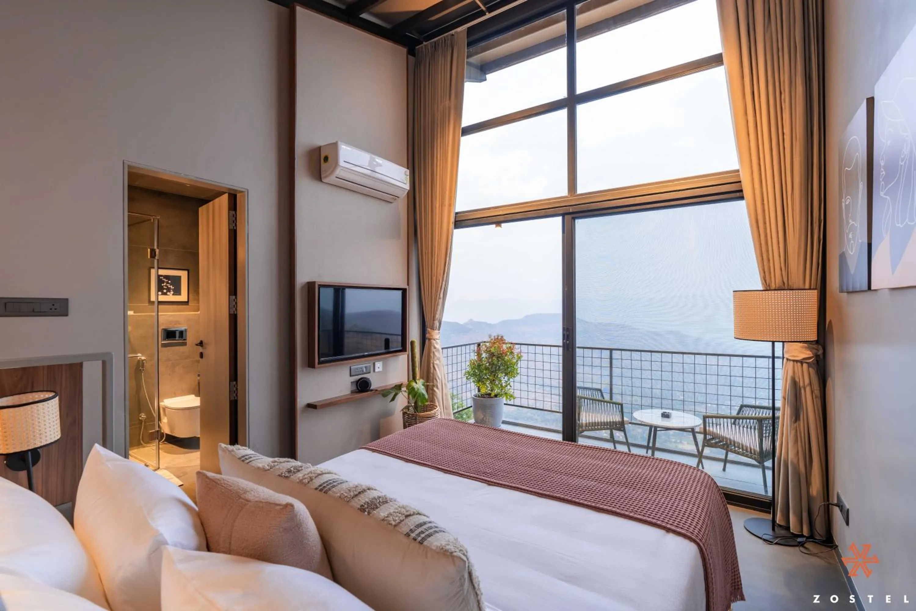 Bed in Zostel Plus Panchgani