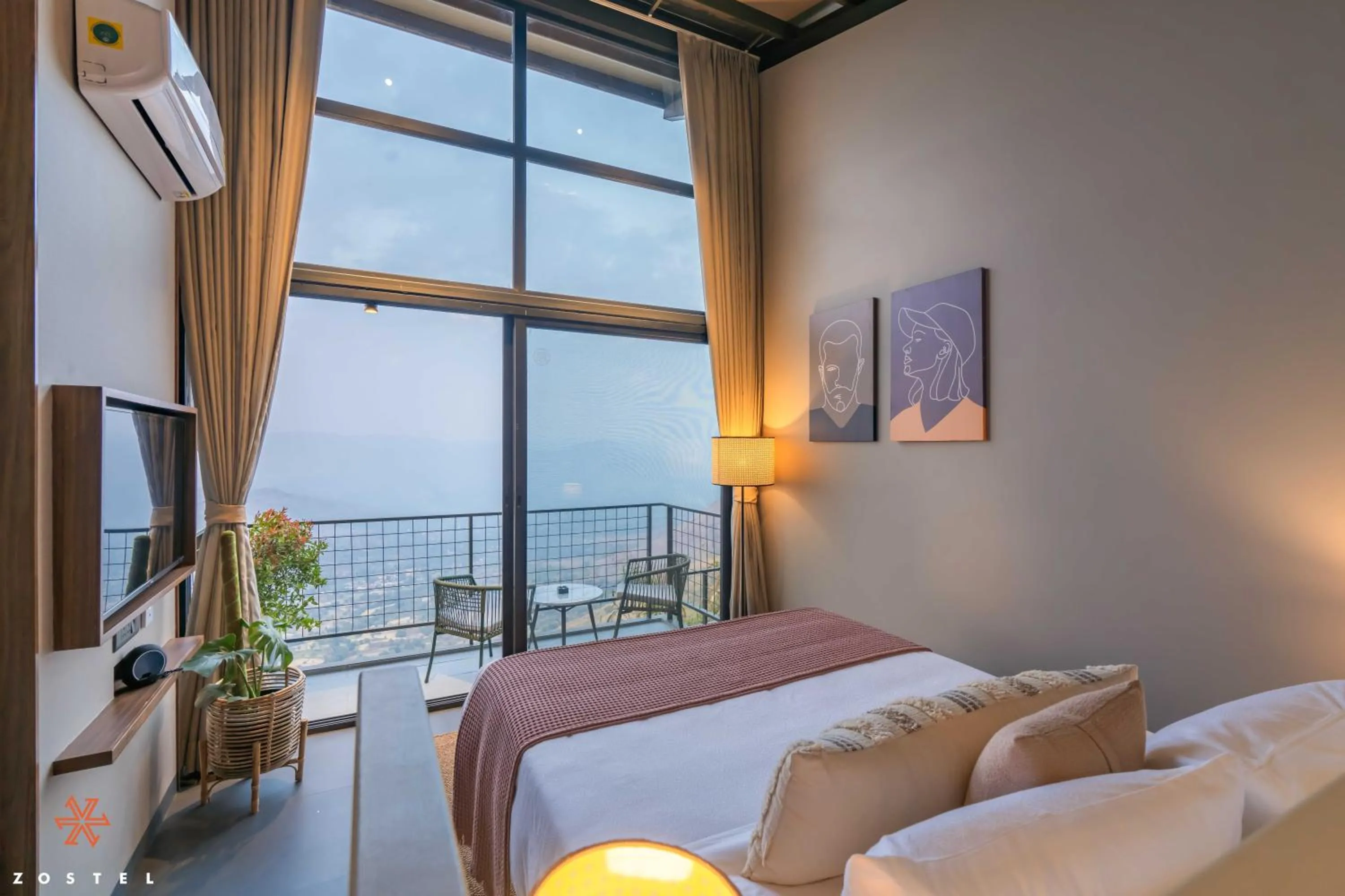 Bed in Zostel Plus Panchgani