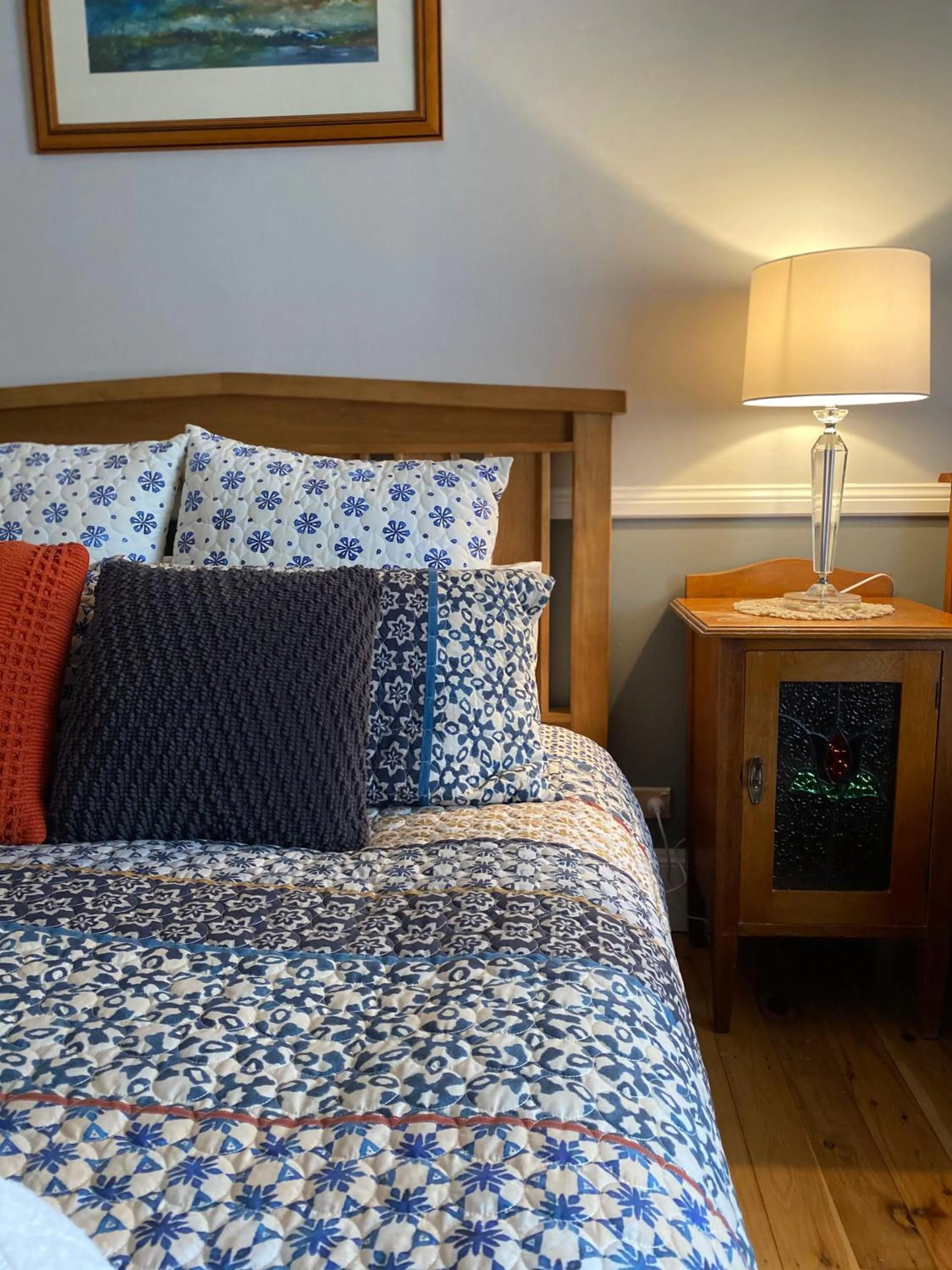 Toilet, Bed in Palmyra B&B