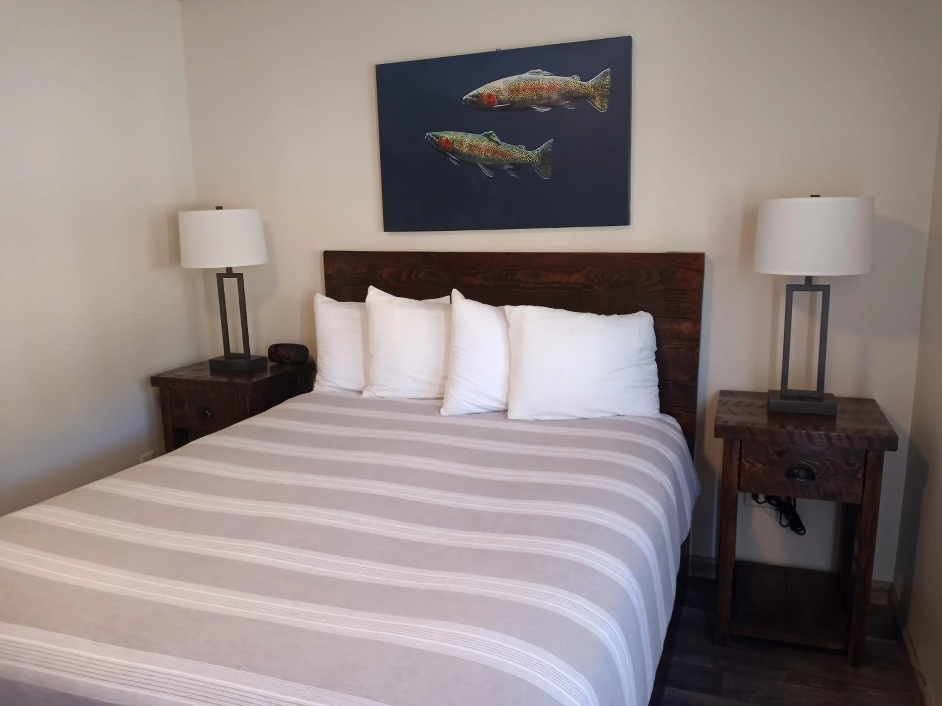 Bed in Yellowstone Riverside Cottages