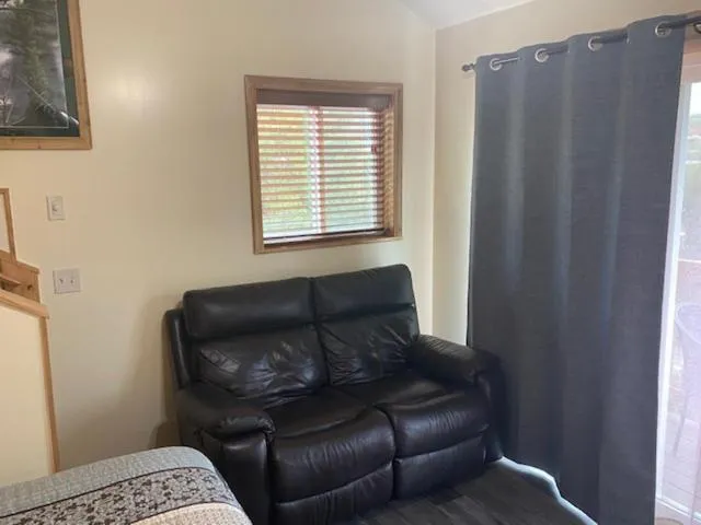 Yellowstone Riverside Cottages