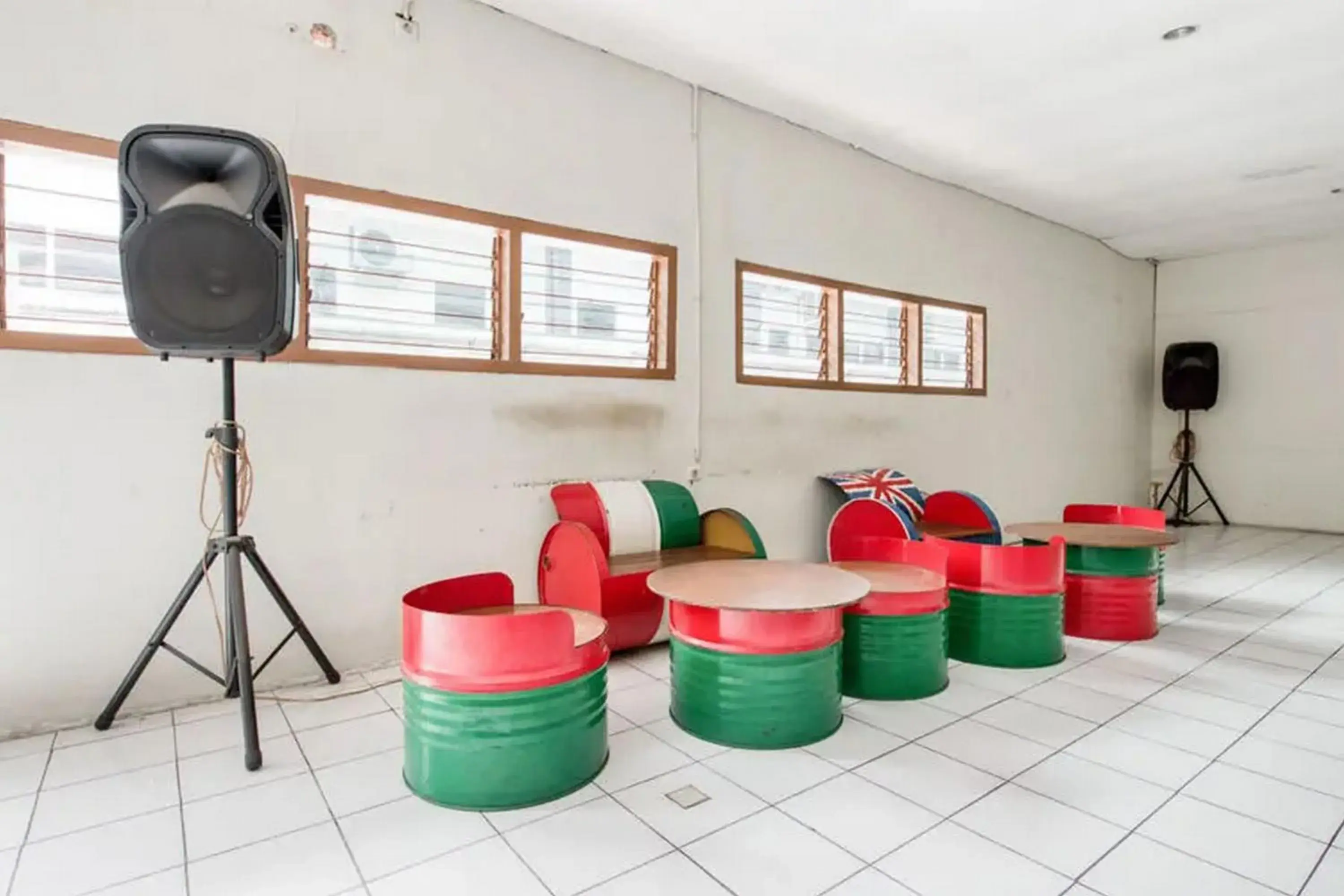 Lobby or reception in RedDoorz Plus near Galaxy Mall Lobby or reception in RedDoorz Plus near Galaxy Mall