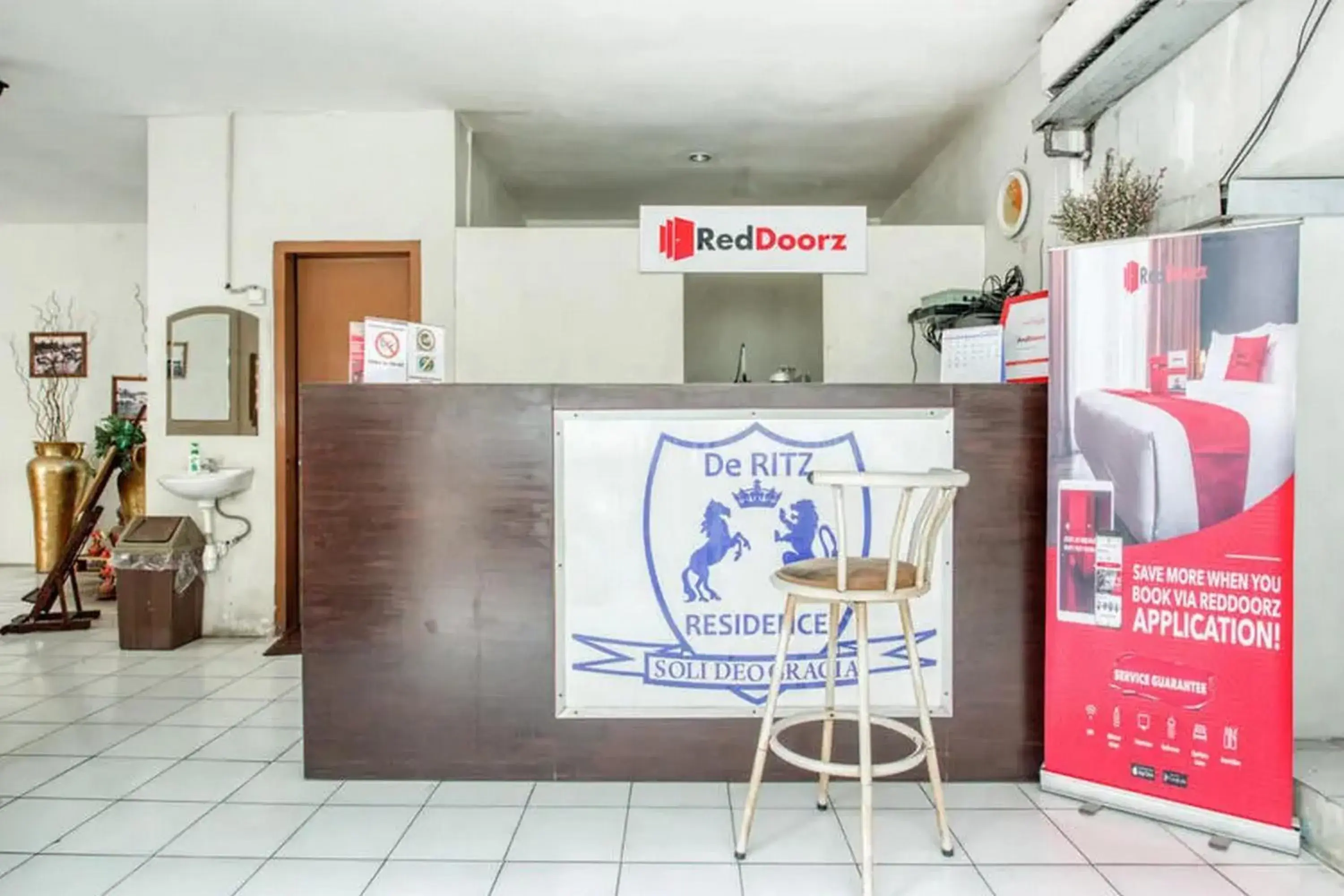 Lobby or reception in RedDoorz Plus near Galaxy Mall Lobby or reception in RedDoorz Plus near Galaxy Mall