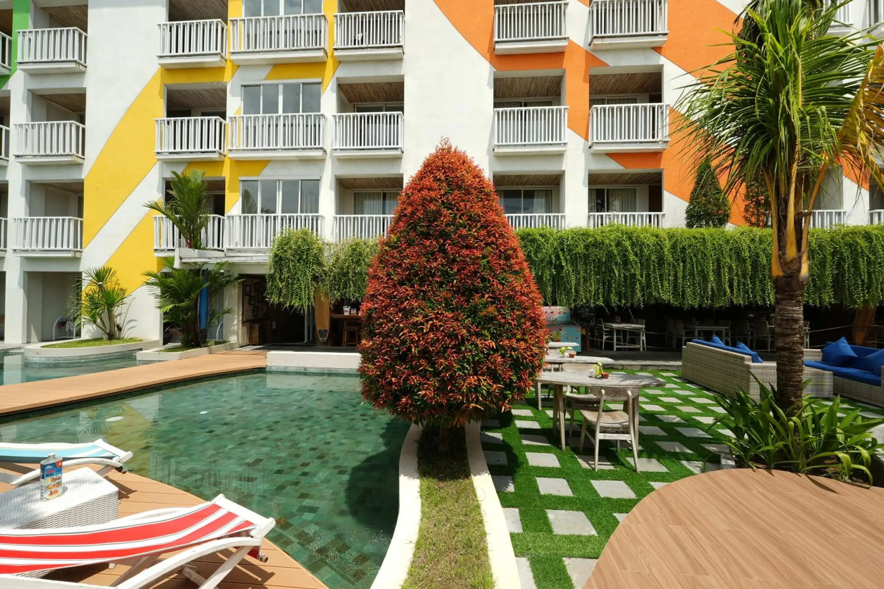 Pool view in Bliss Surfer Hotel Legian Pool view in Bliss Surfer Hotel Legian