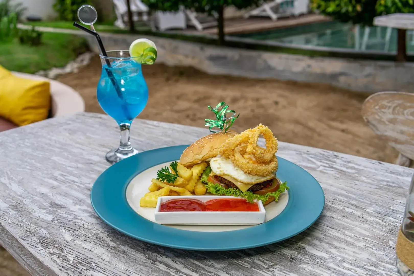 Food and drinks in Bliss Surfer Hotel Legian Food and drinks in Bliss Surfer Hotel Legian