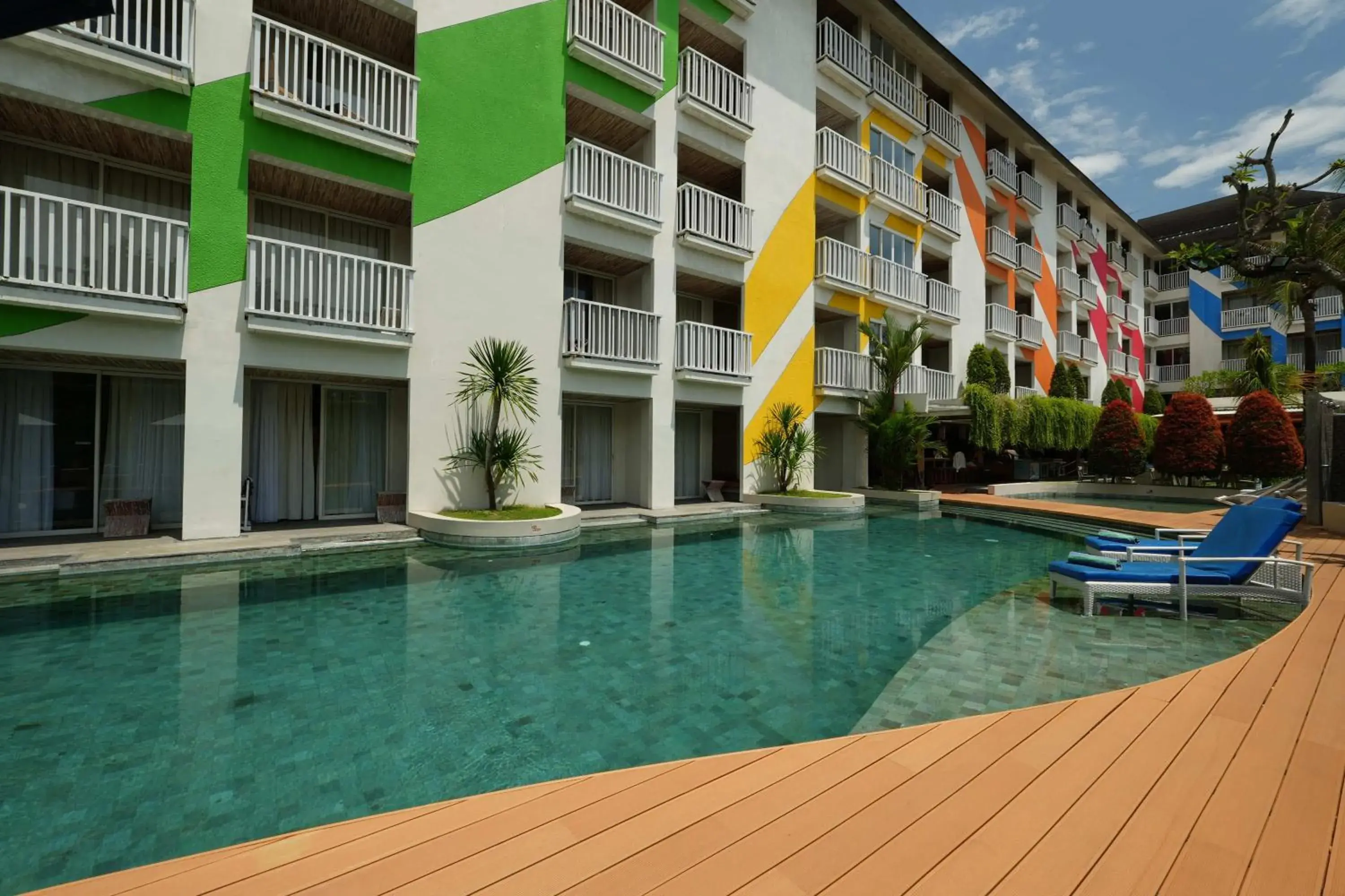 Swimming pool in Bliss Surfer Hotel Legian Swimming pool in Bliss Surfer Hotel Legian