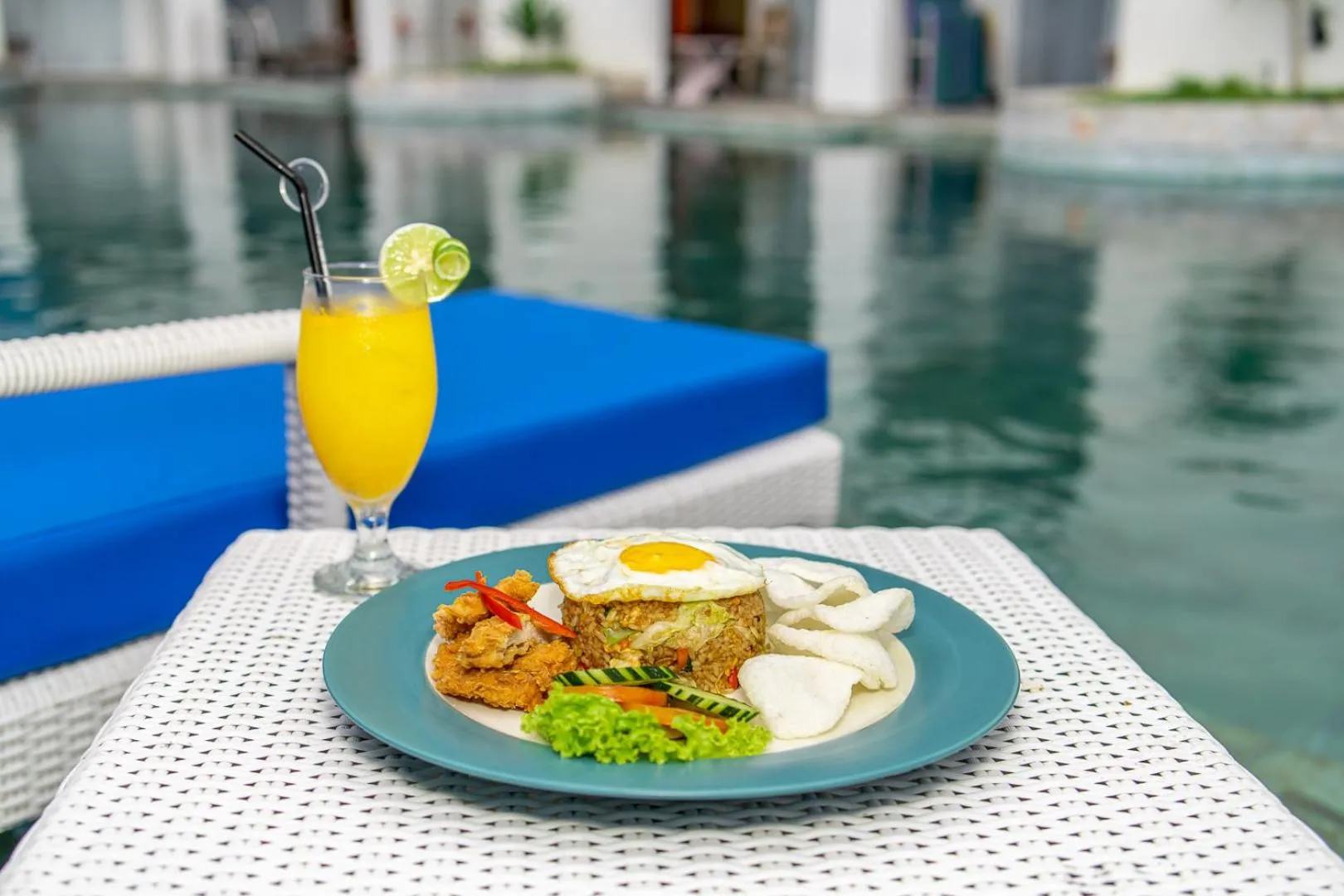 Food and drinks in Bliss Surfer Hotel Legian