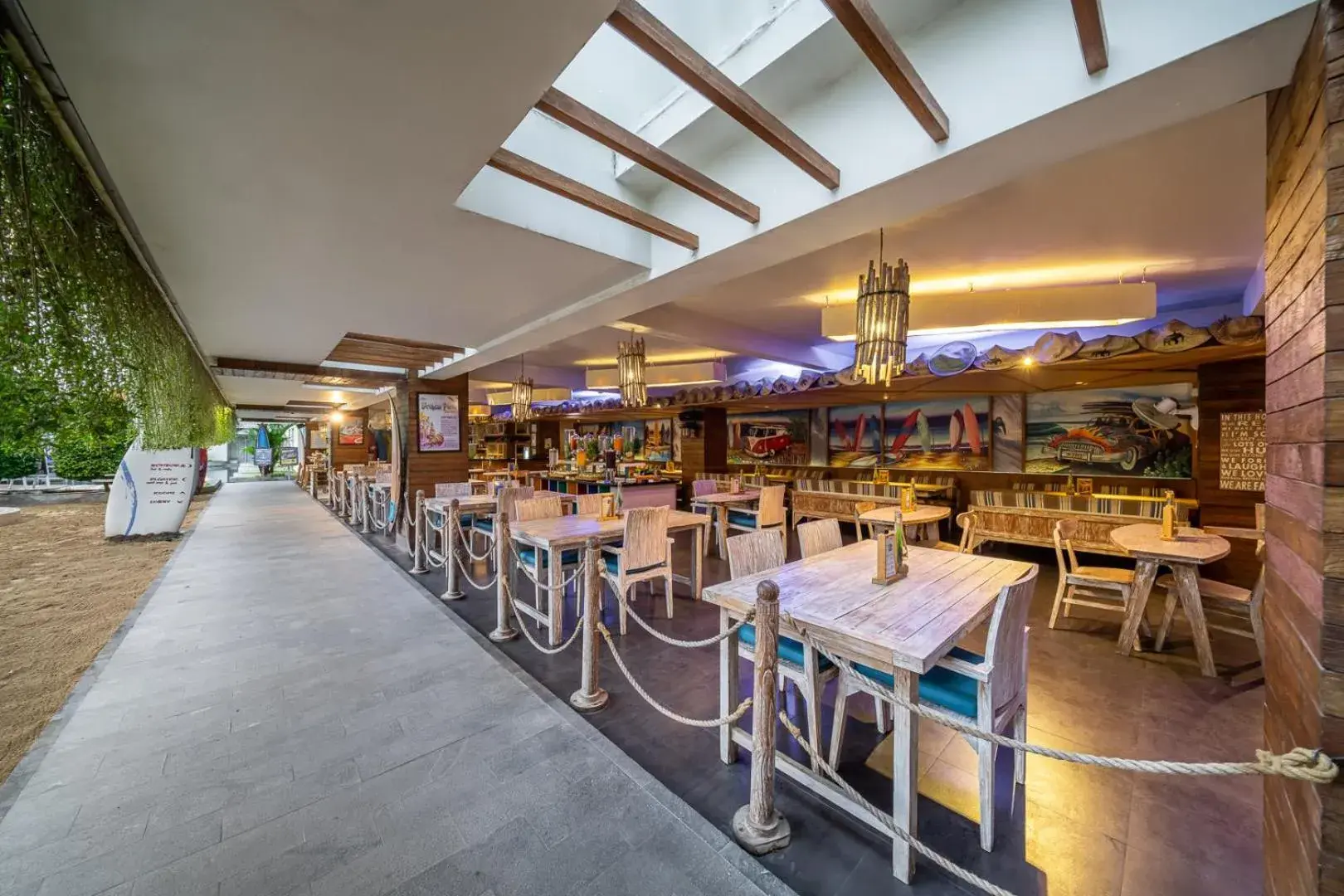 Restaurant/places to eat in Bliss Surfer Hotel Legian Restaurant/places to eat in Bliss Surfer Hotel Legian