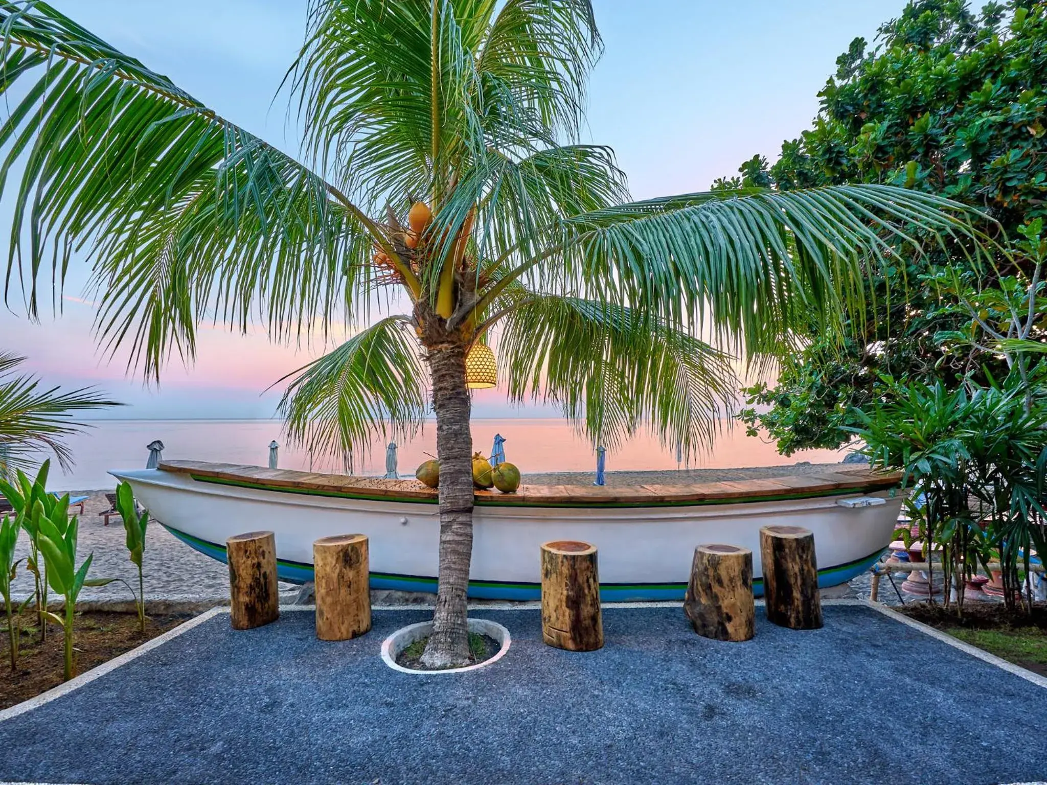 Lounge or bar in Vienna Beach Resort Lounge or bar in Vienna Beach Resort