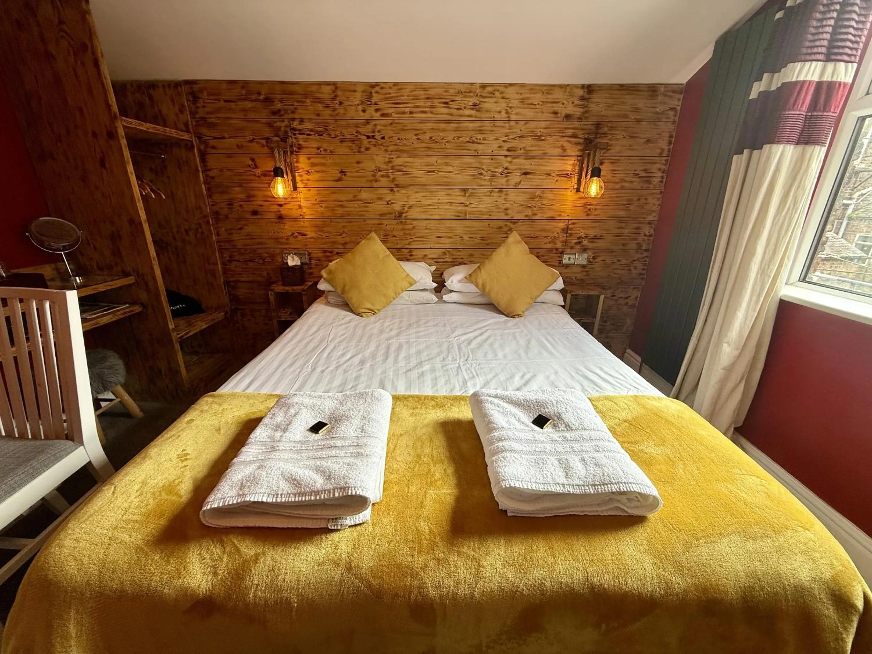 Bedroom, Bed in Vikings Accommodation