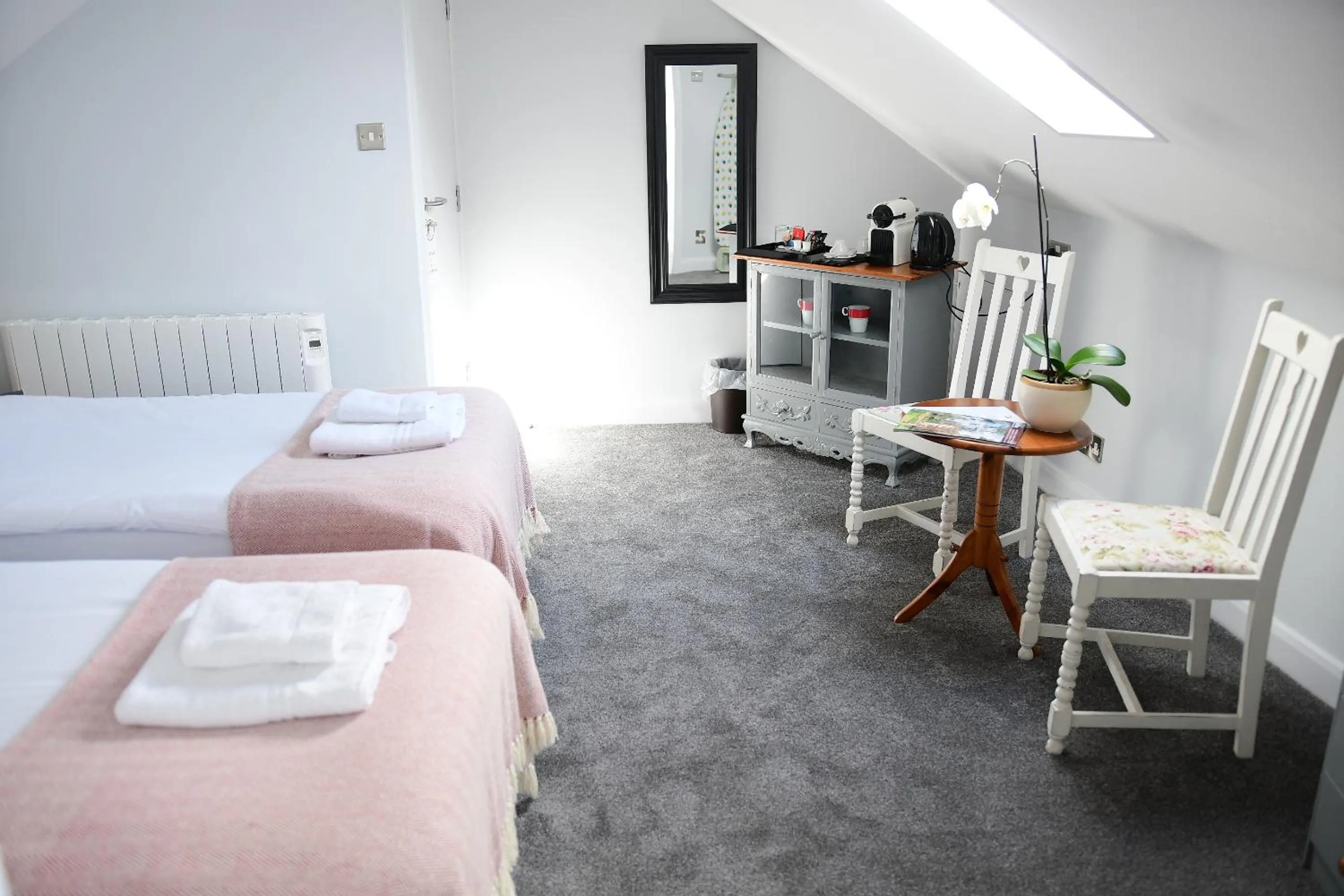 Bedroom, Bed in Vikings Accommodation