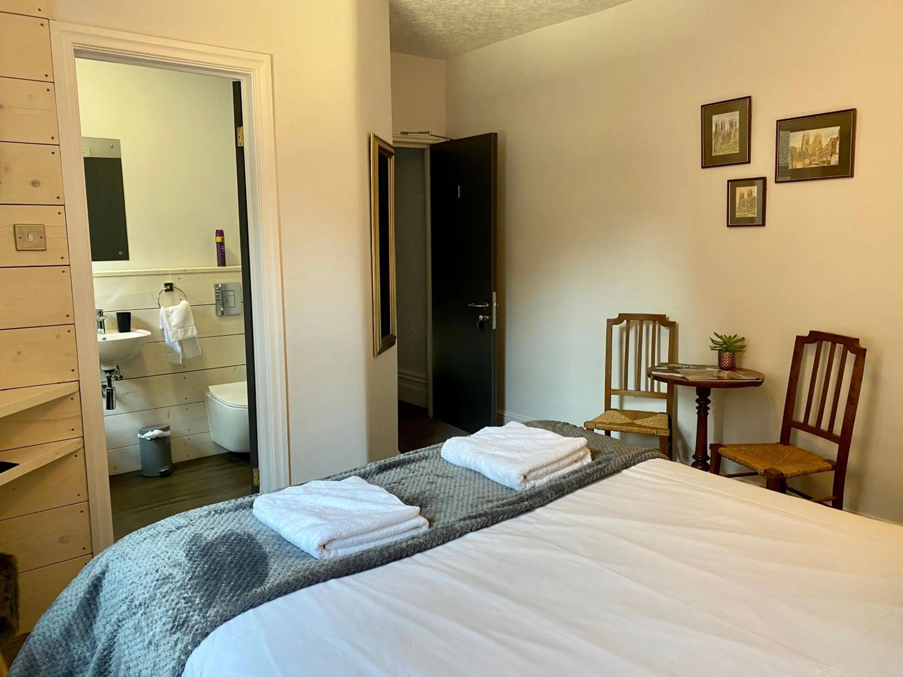 Bedroom, Bed in Vikings Accommodation