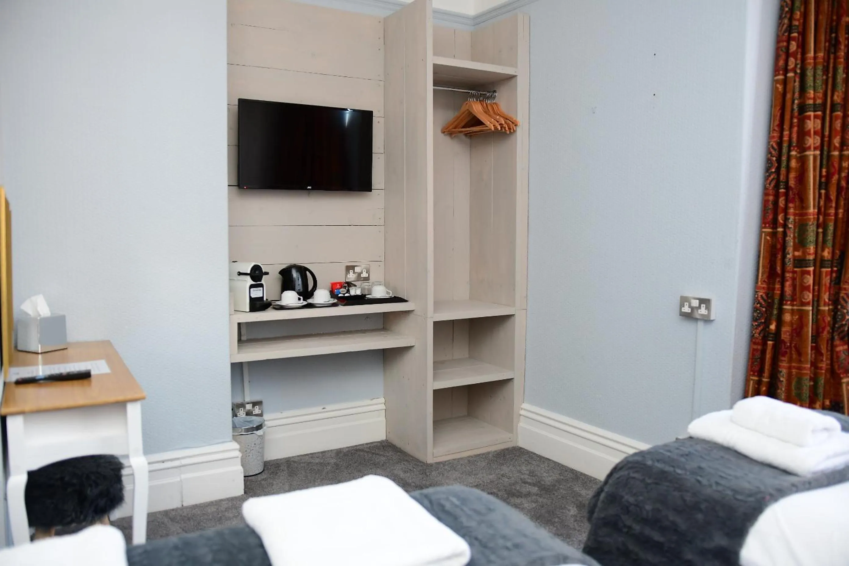 Bedroom, Bed in Vikings Accommodation