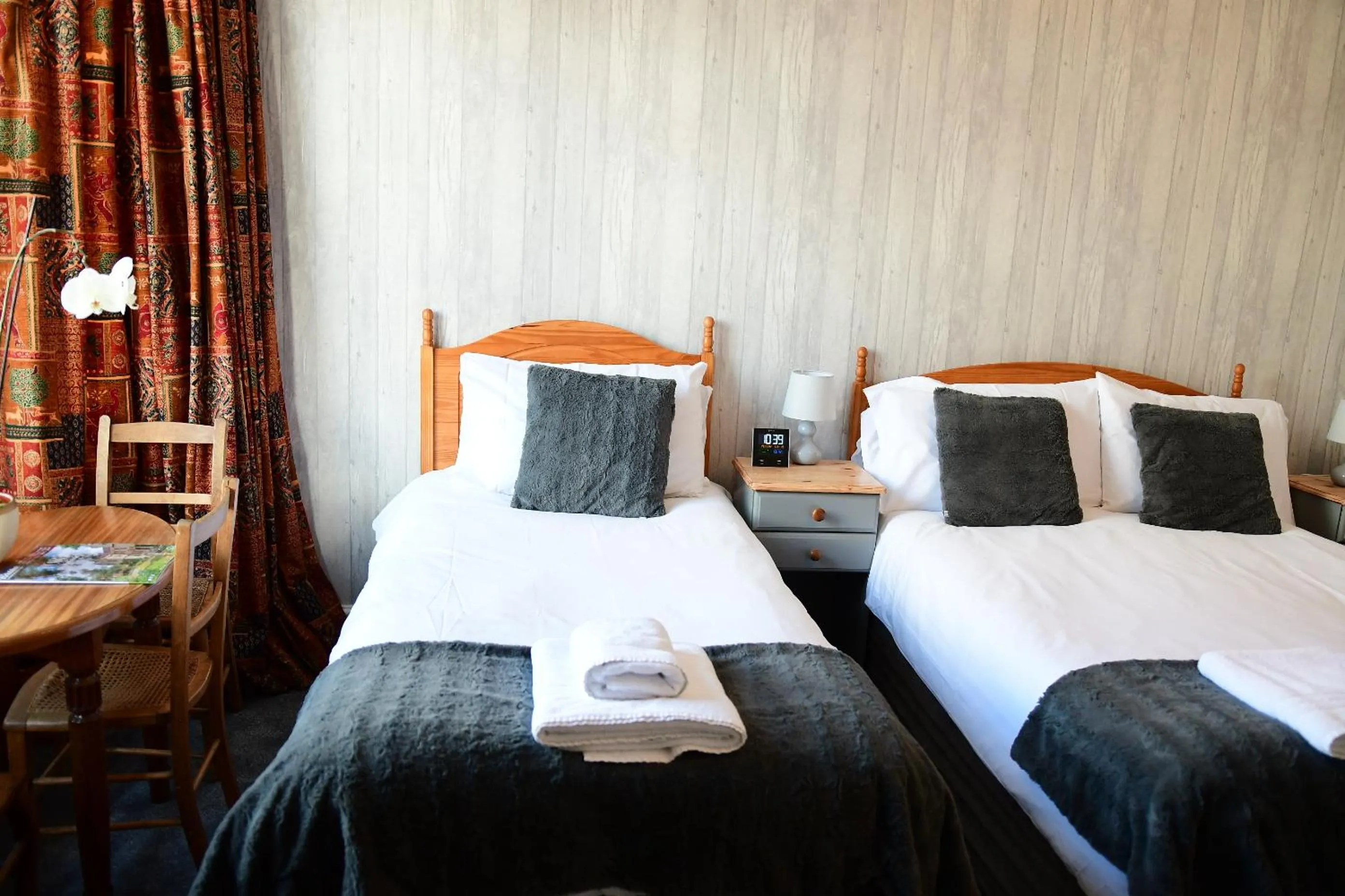 Bedroom, Bed in Vikings Accommodation