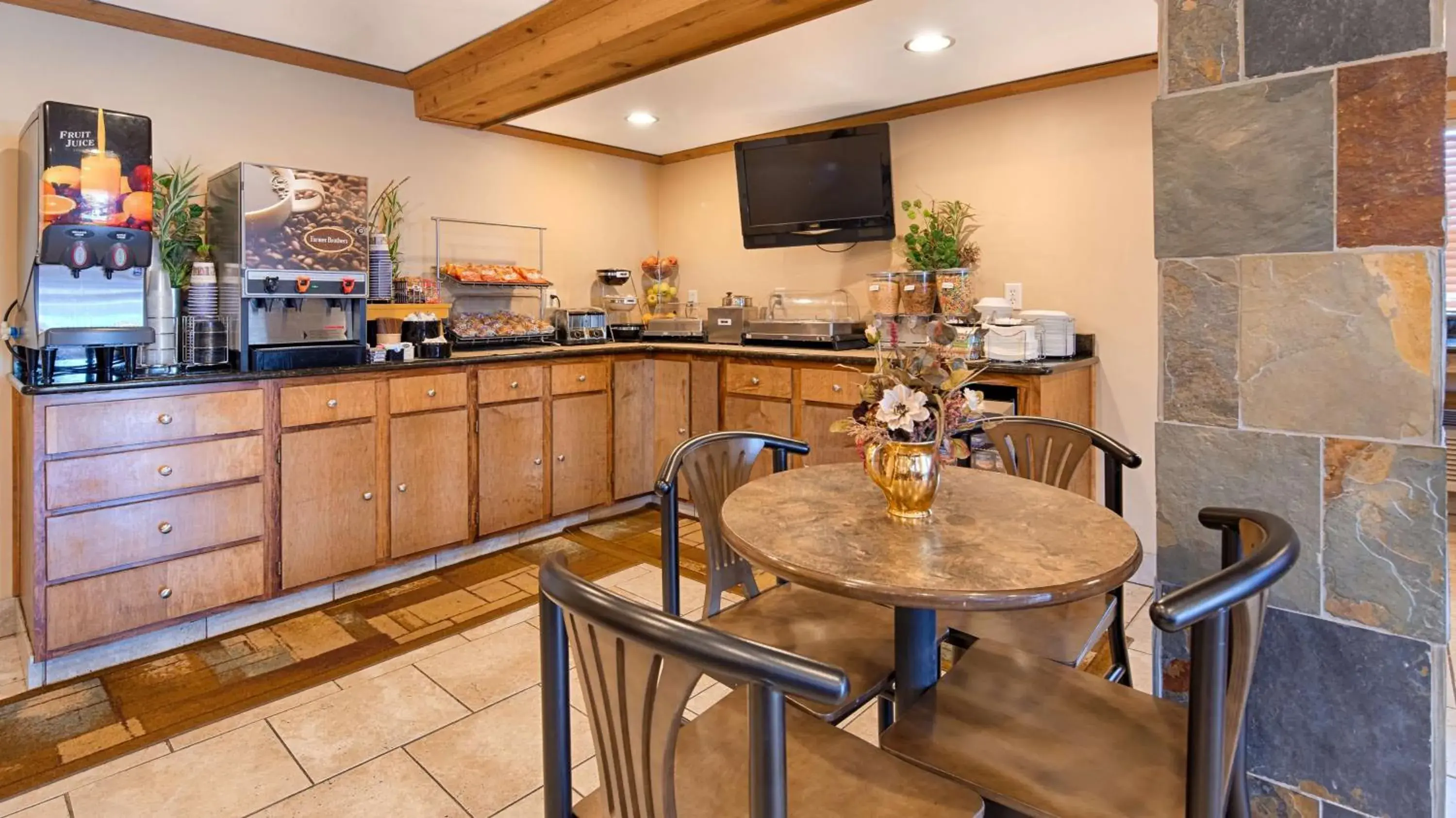 Breakfast in Best Western Torchlite Breakfast in Best Western Torchlite