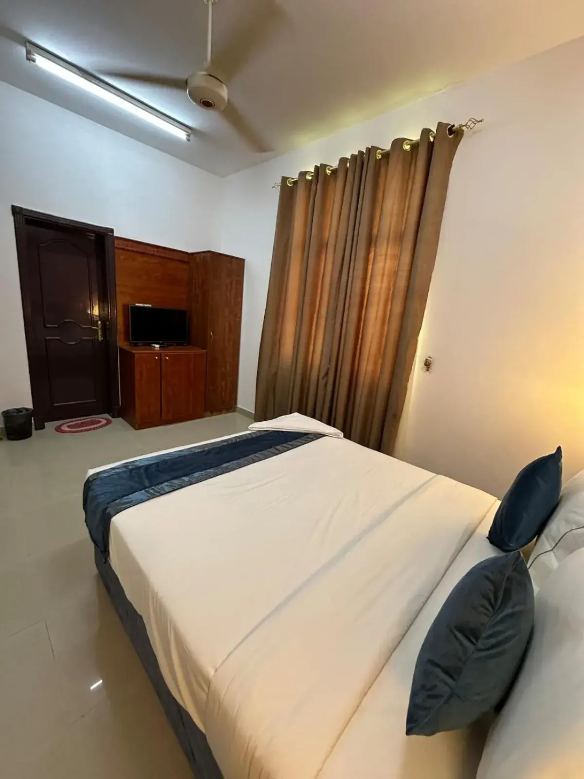 Bed in Savoy Inn Hotel Apartments Bed in Savoy Inn Hotel Apartments