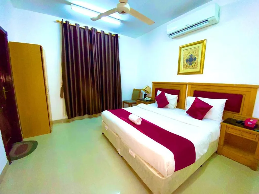 Bedroom, Bed in Savoy Inn Hotel Apartments