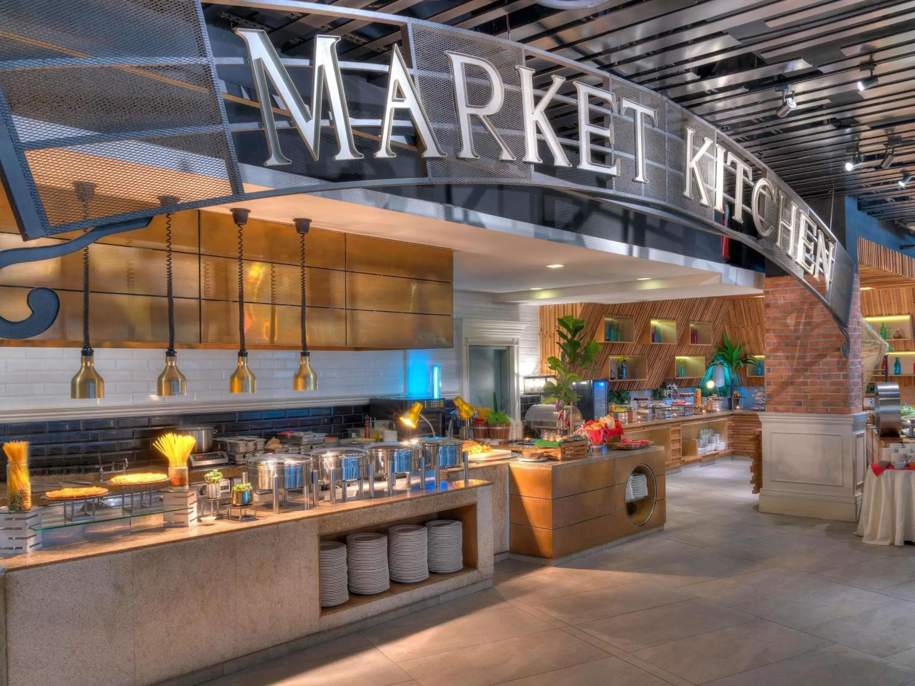 Restaurant/places to eat in Movenpick Hotel & Convention Centre KLIA Restaurant/places to eat in Movenpick Hotel & Convention Centre KLIA