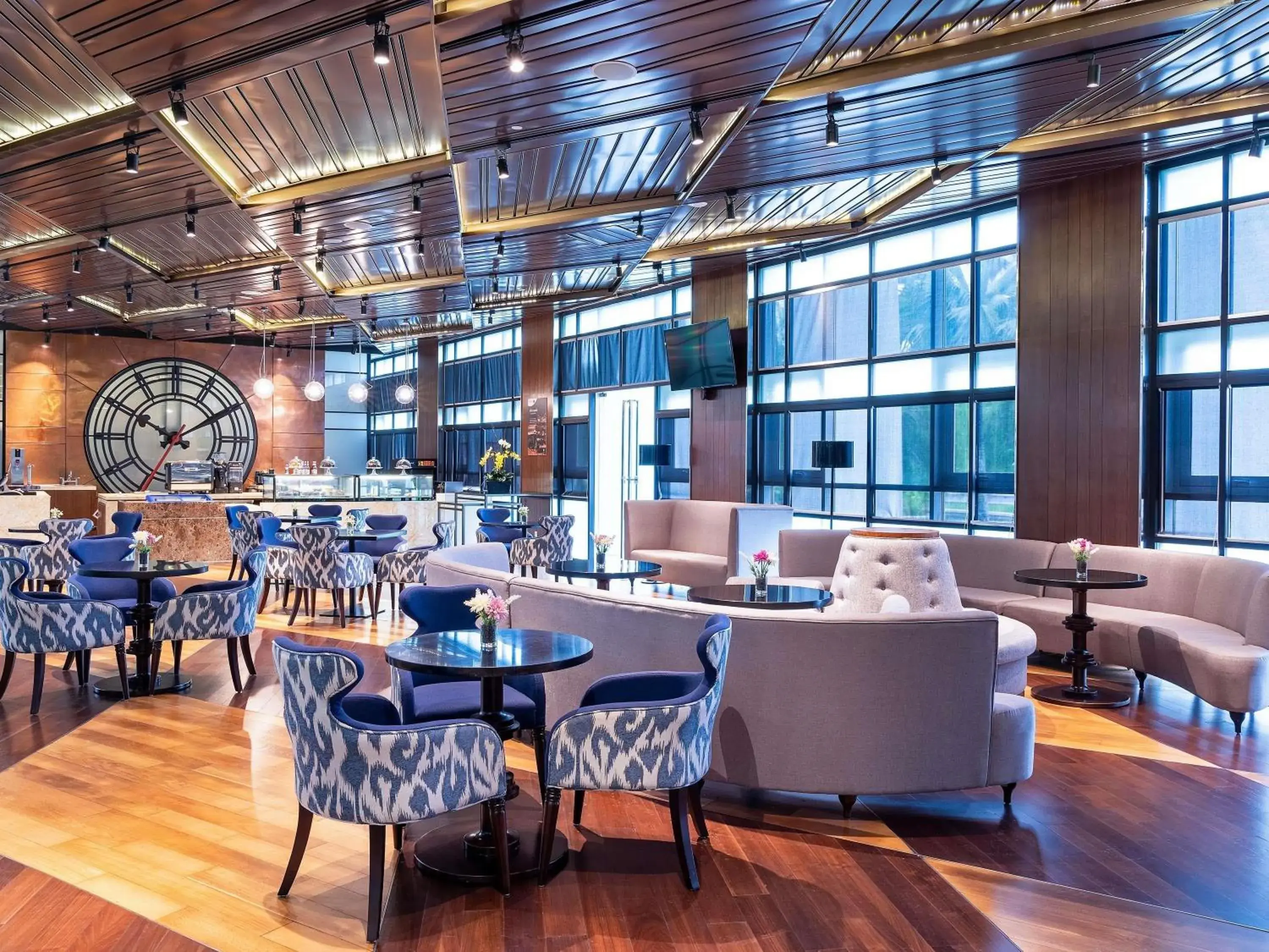 Restaurant/places to eat in Movenpick Hotel & Convention Centre KLIA Restaurant/places to eat in Movenpick Hotel & Convention Centre KLIA