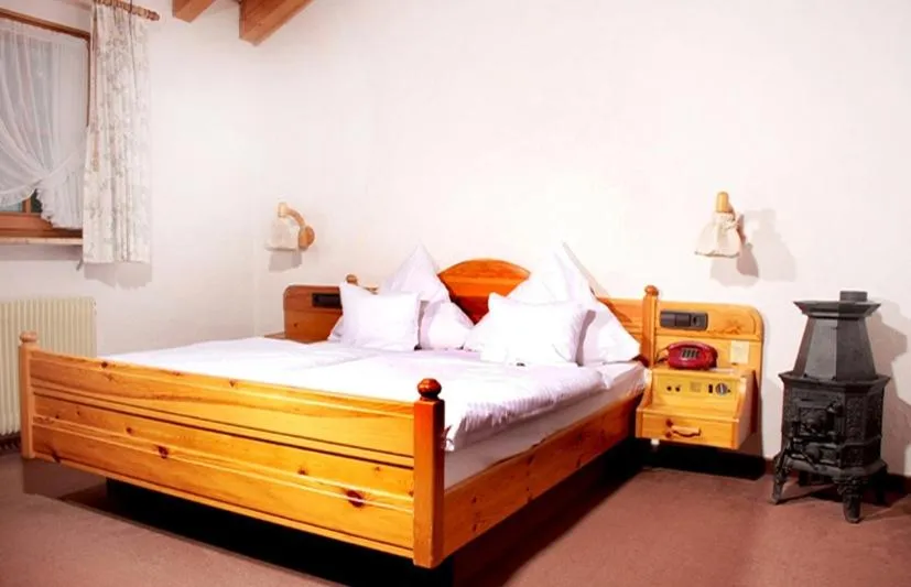 Bed in Erlebnisgastronomie Lochmuhle