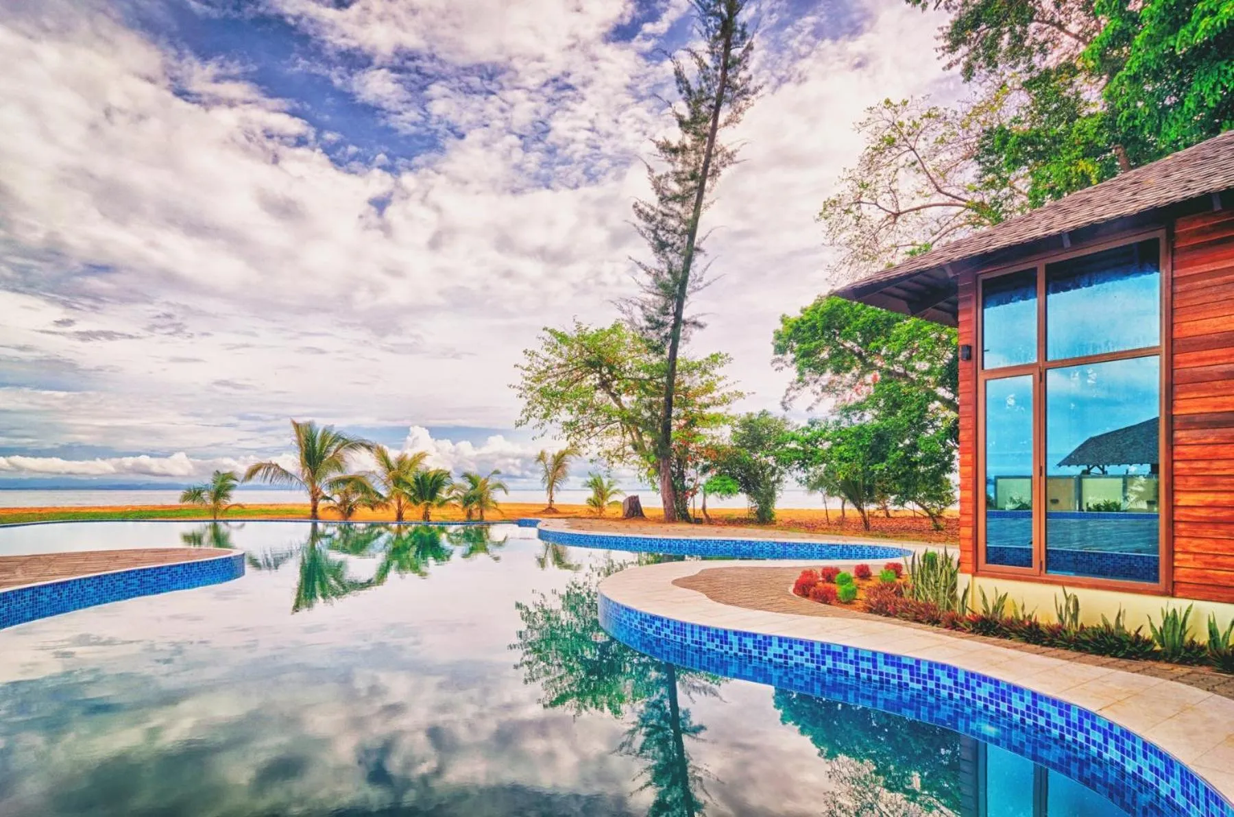 Swimming pool in Borneo Eagle Resort