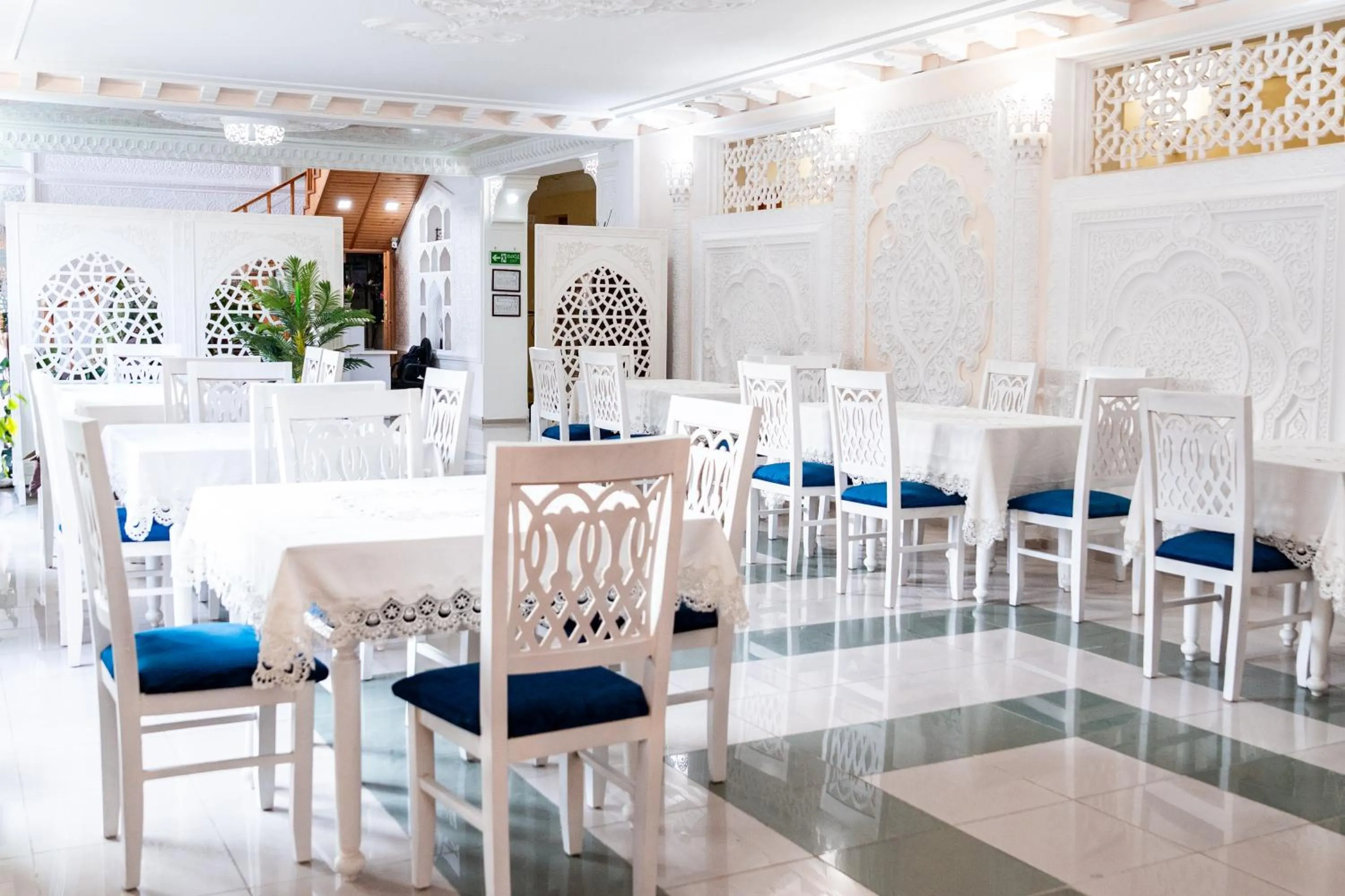 Restaurant/places to eat in Hotel Caravan Serail