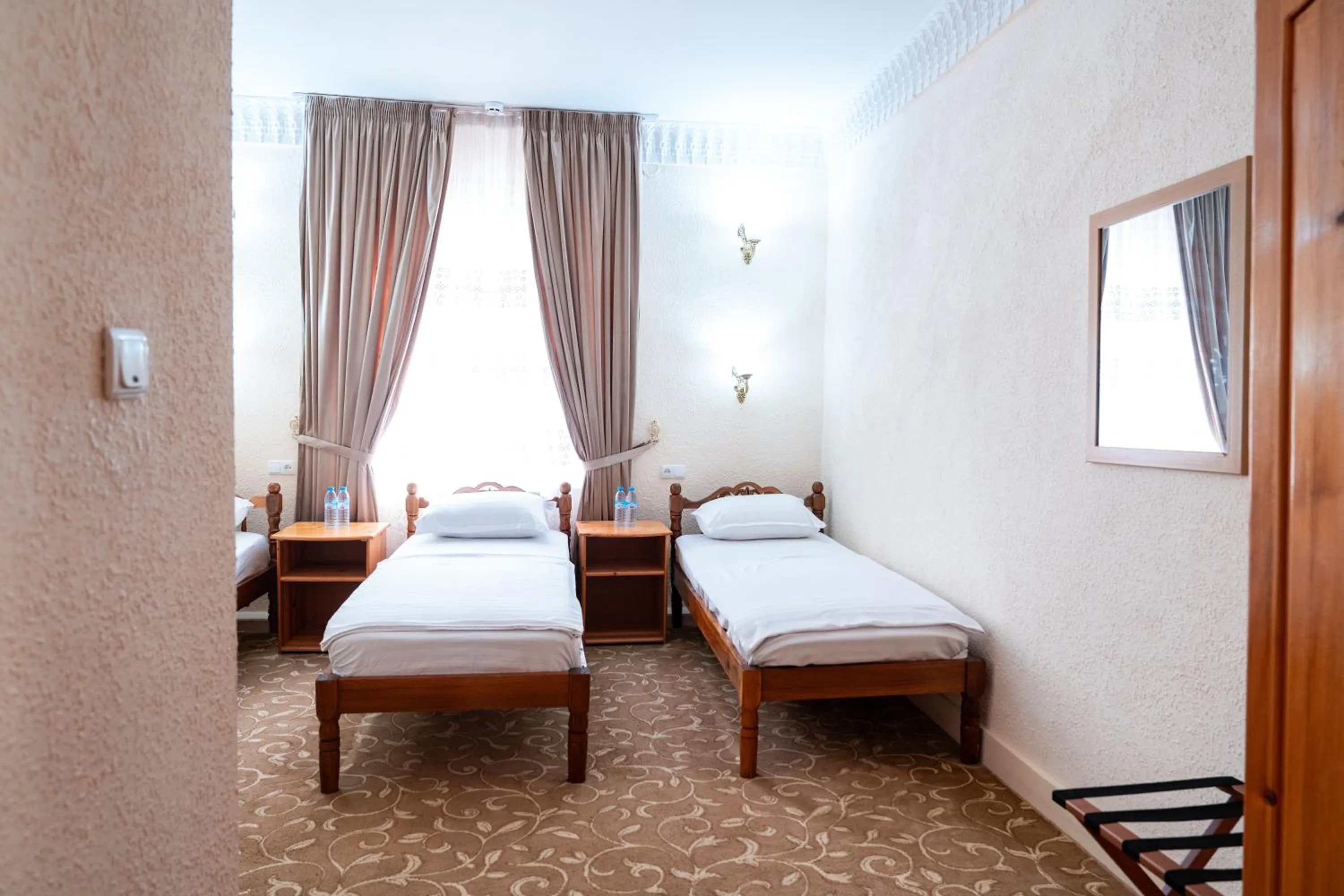 Bed in Hotel Caravan Serail