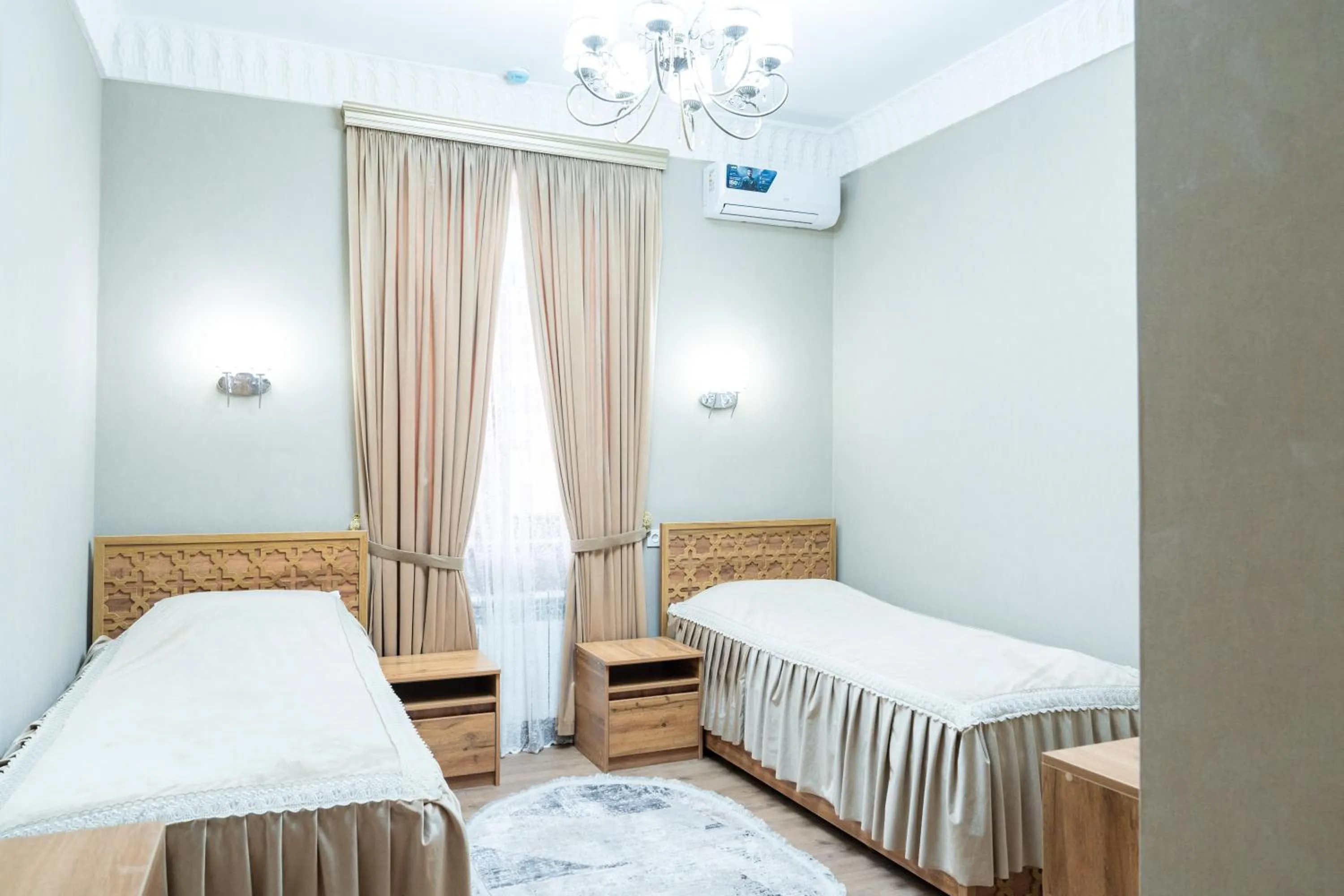 Bed in Hotel Caravan Serail