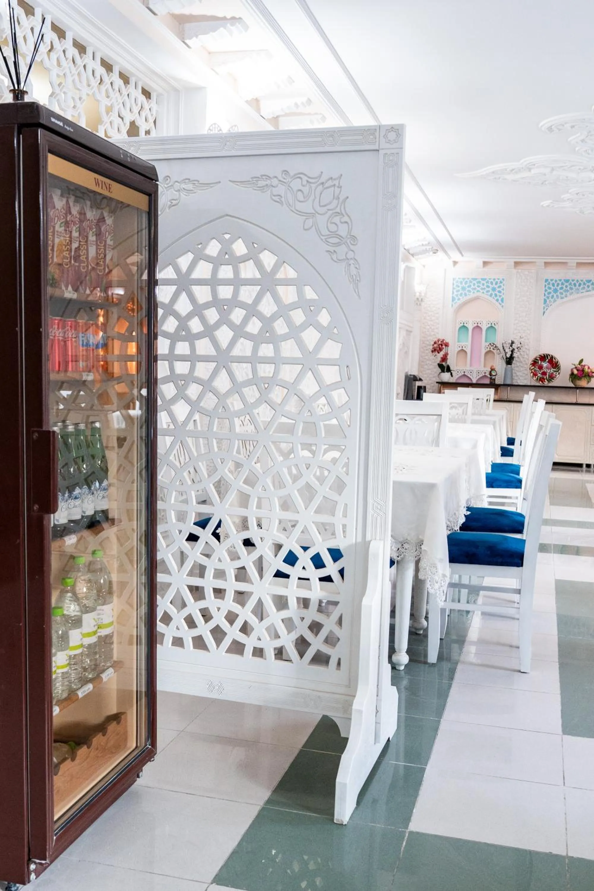 Seating area in Hotel Caravan Serail